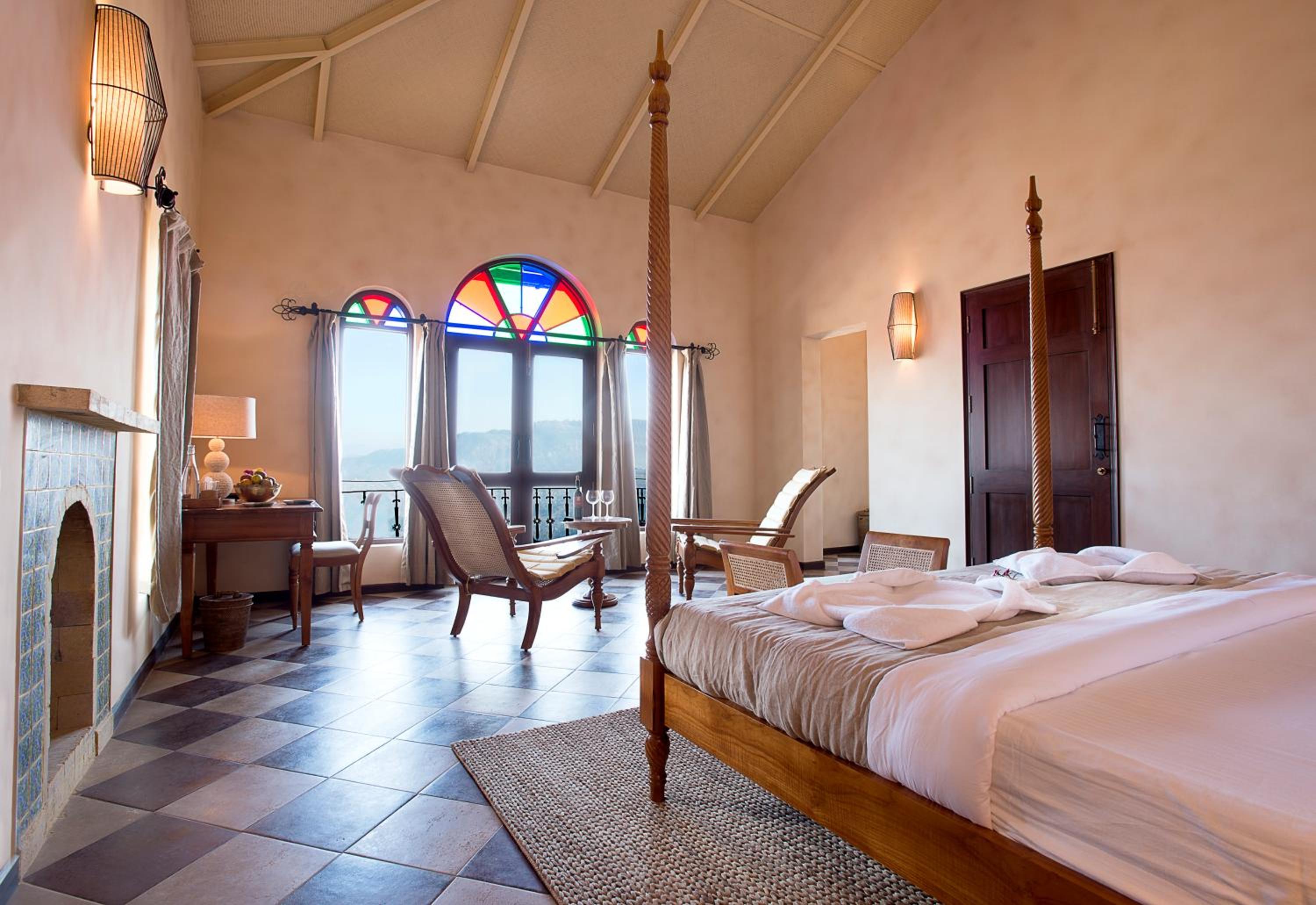 Queen Room with Balcony - Photo 4