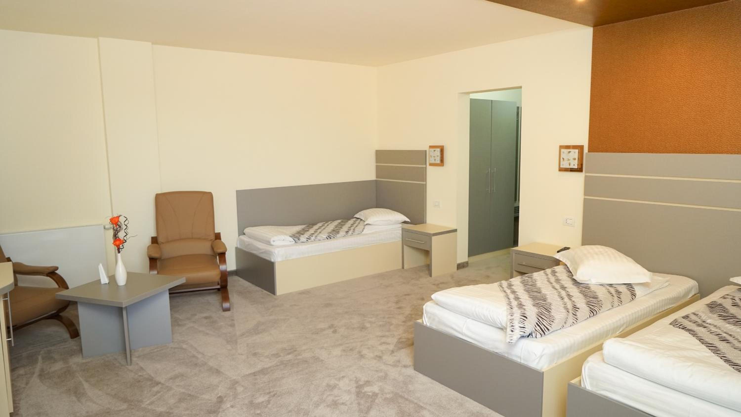 Double Room - Photo 29