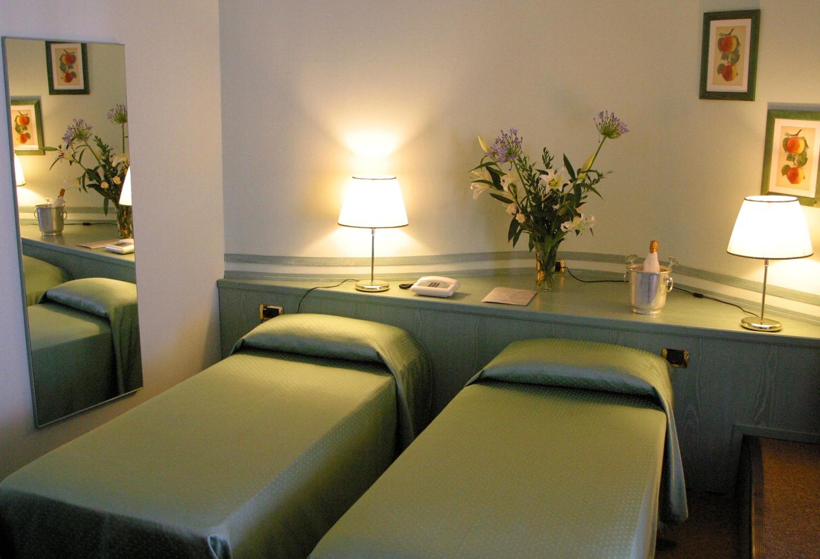 Double Room - Photo 2