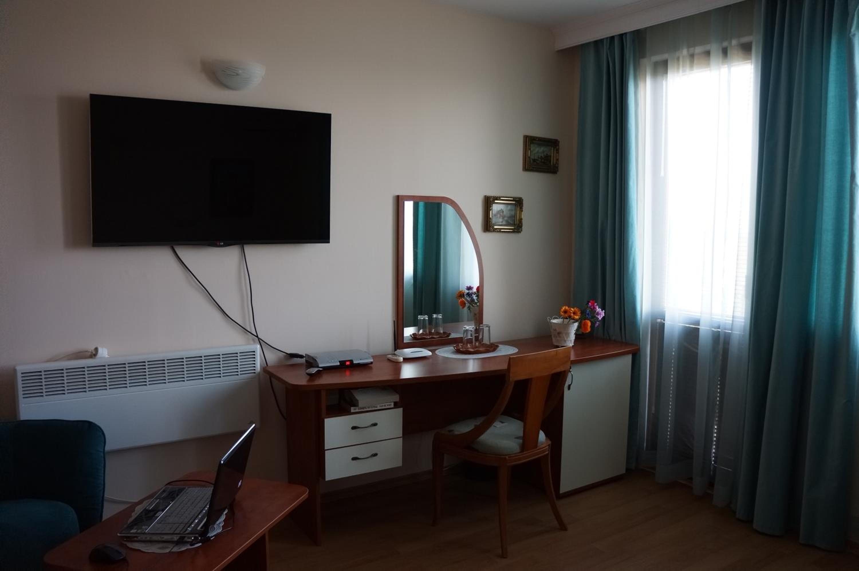 Deluxe Double or Twin Room with Balcony photo 1