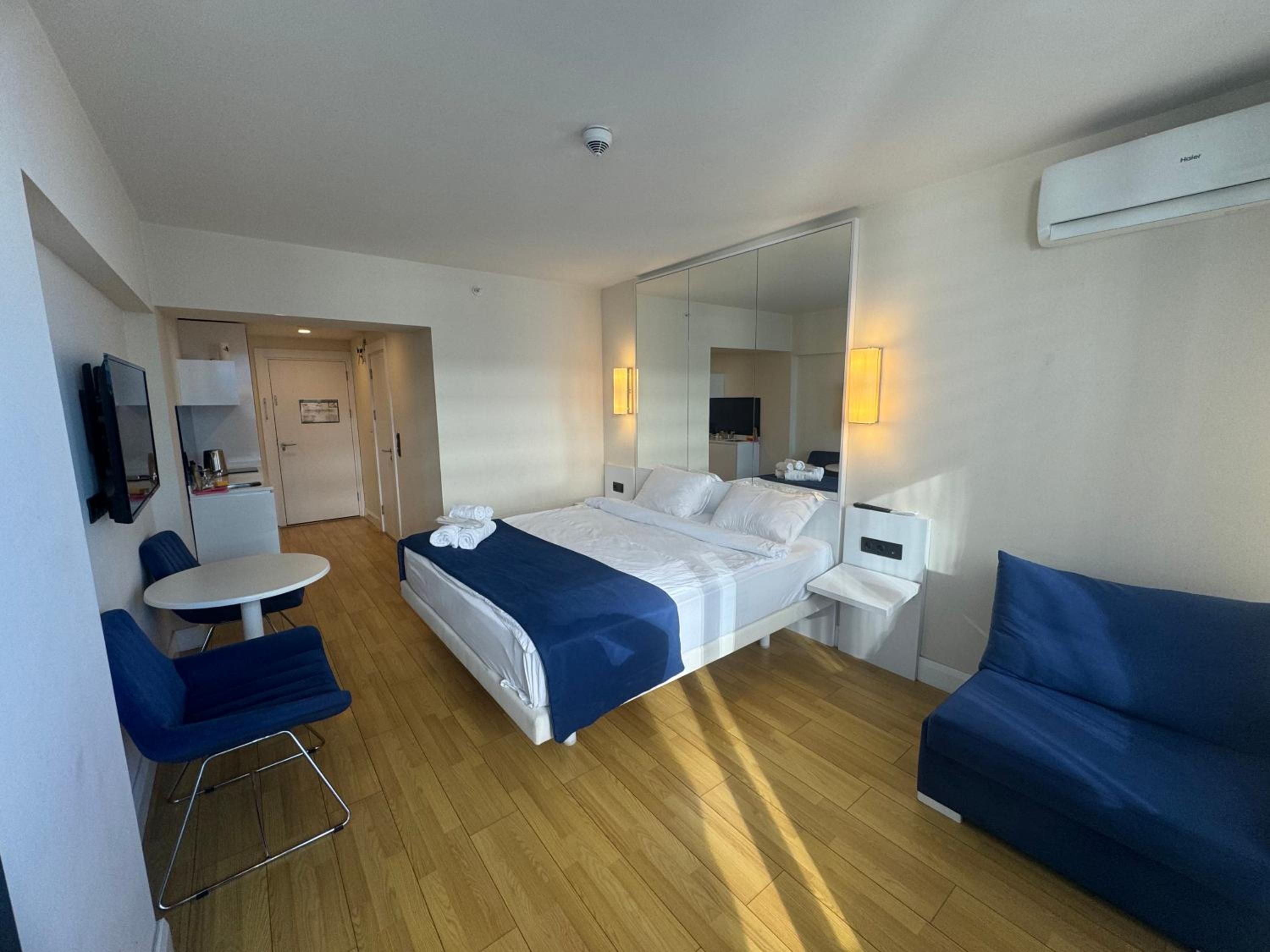 Apartment with Sea View photo 3
