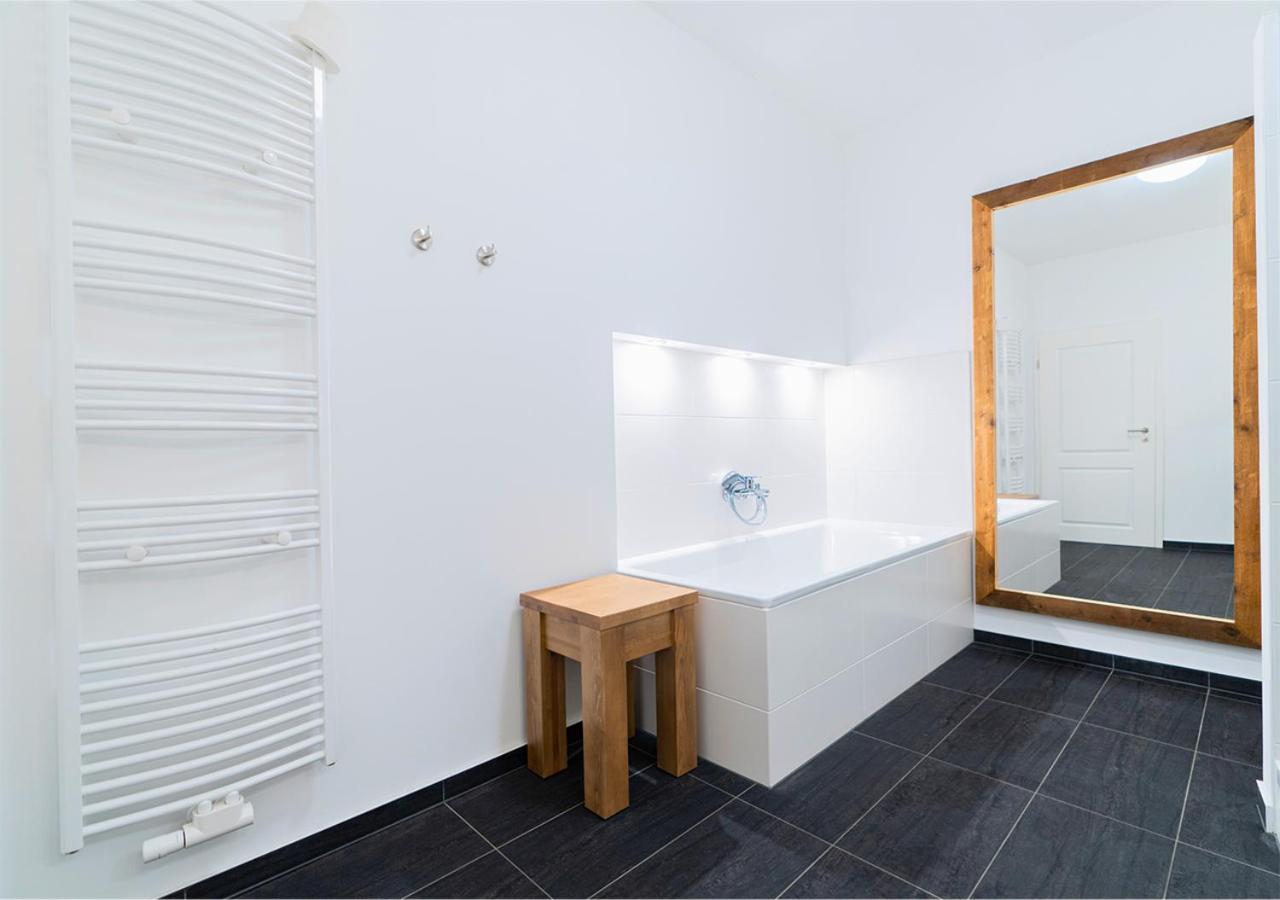 Deluxe Queen Room - Photo 5