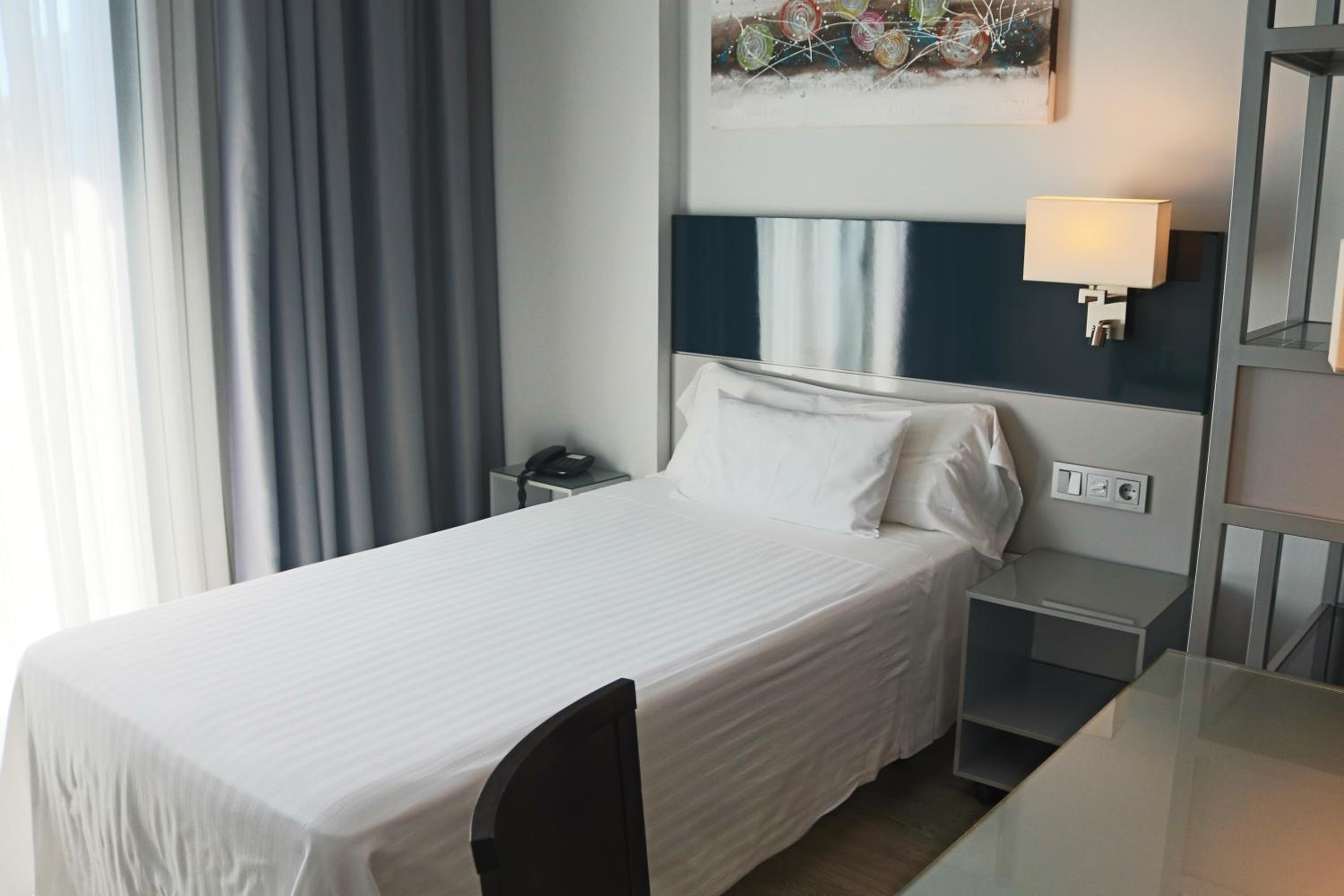 Single Room photo 2
