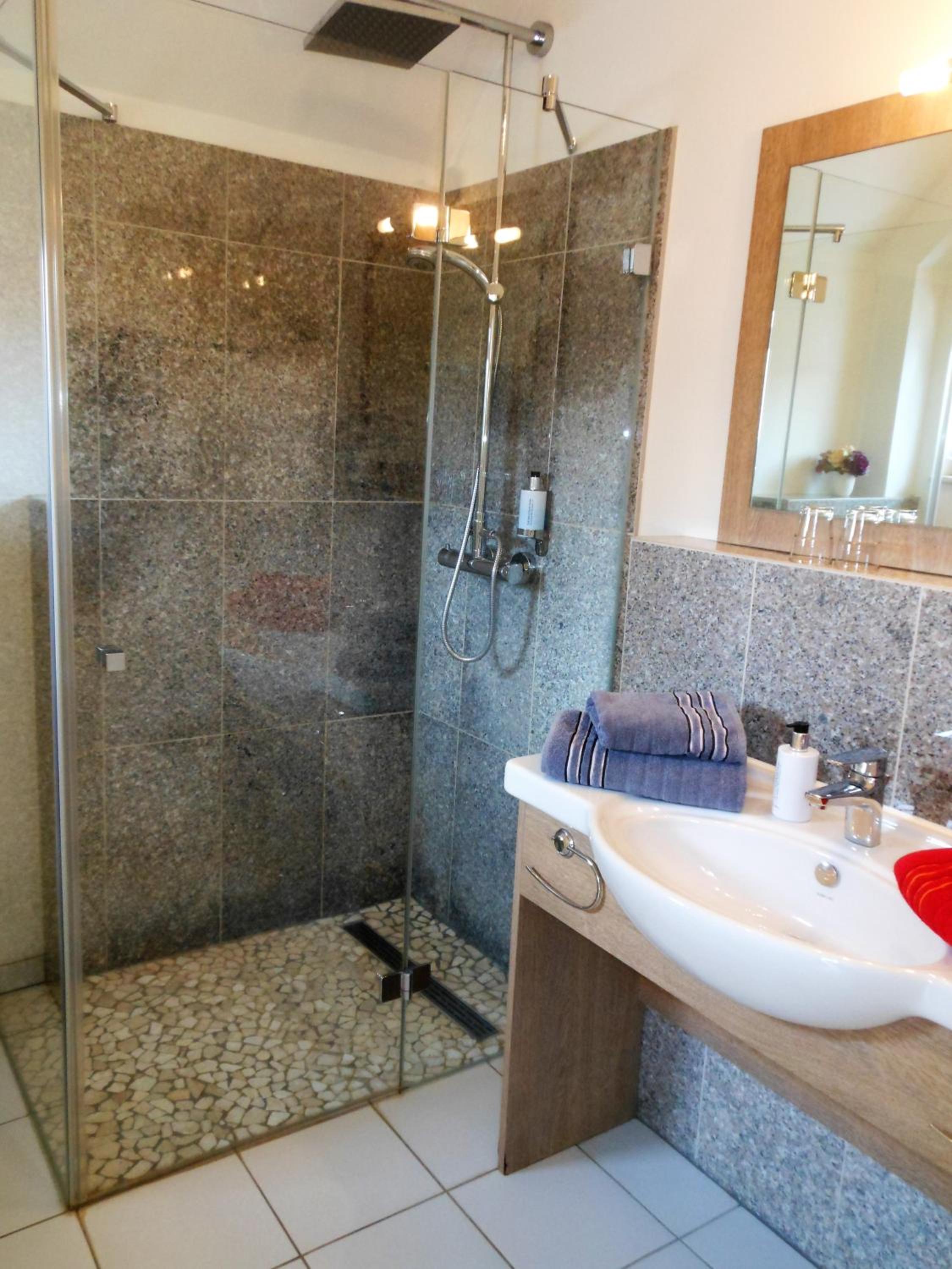 Double Room - Photo 9