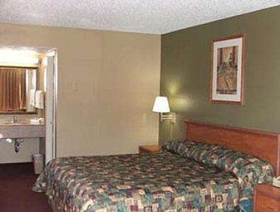 Double Room with Two Double Beds - Photo 2