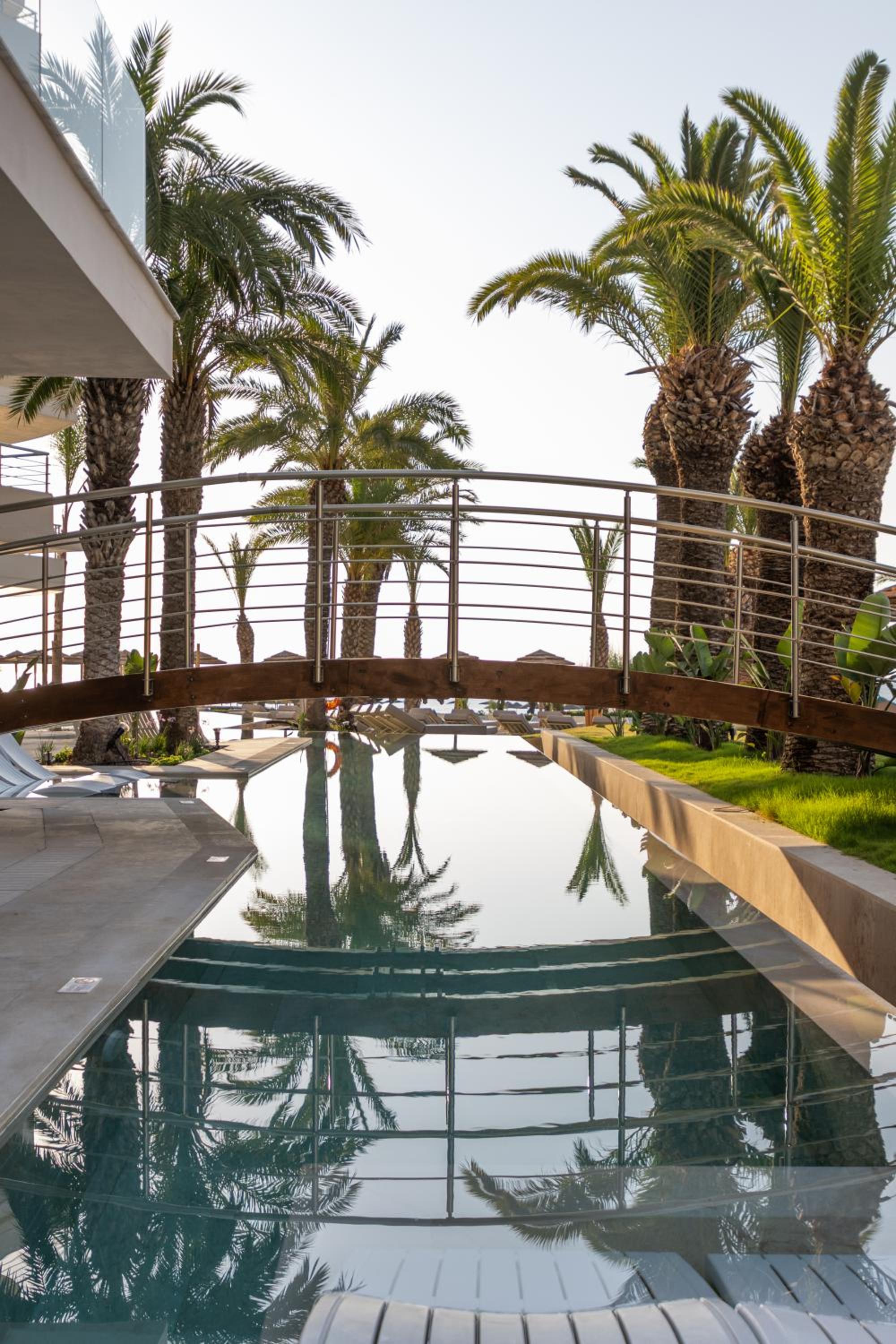 Grand Suite River Sharing pool