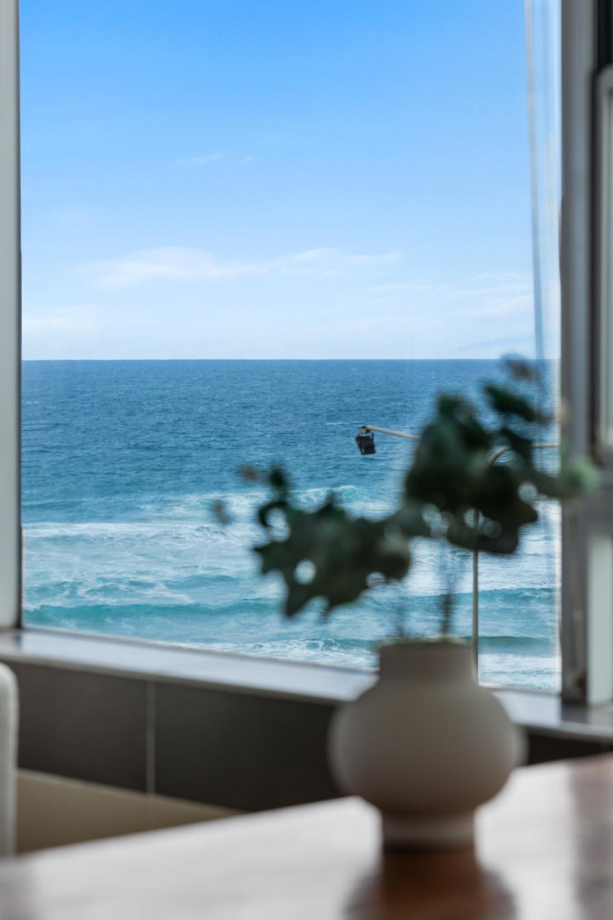 Two-Bedroom Deluxe Apartment with Ocean View photo 2