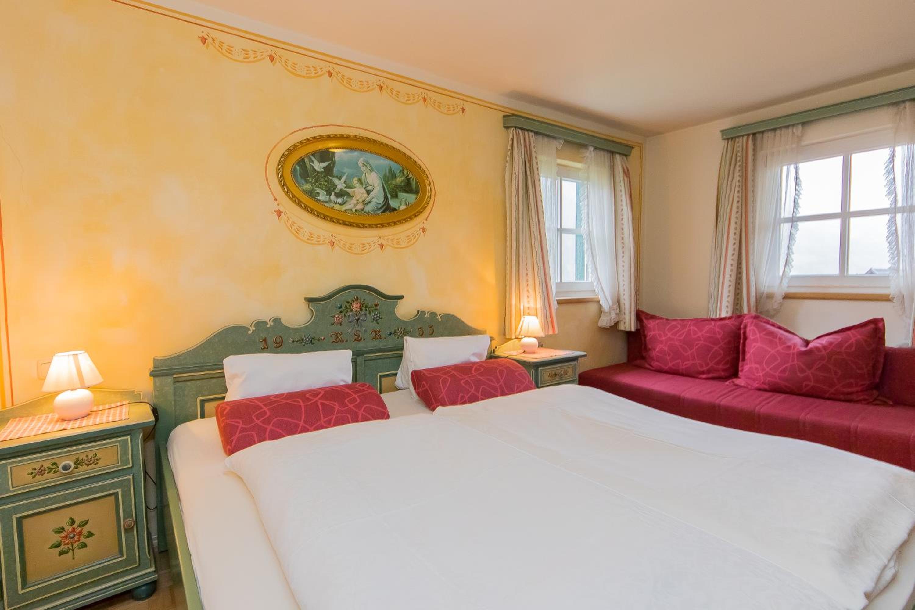 One-Bedroom Apartment with Balcony