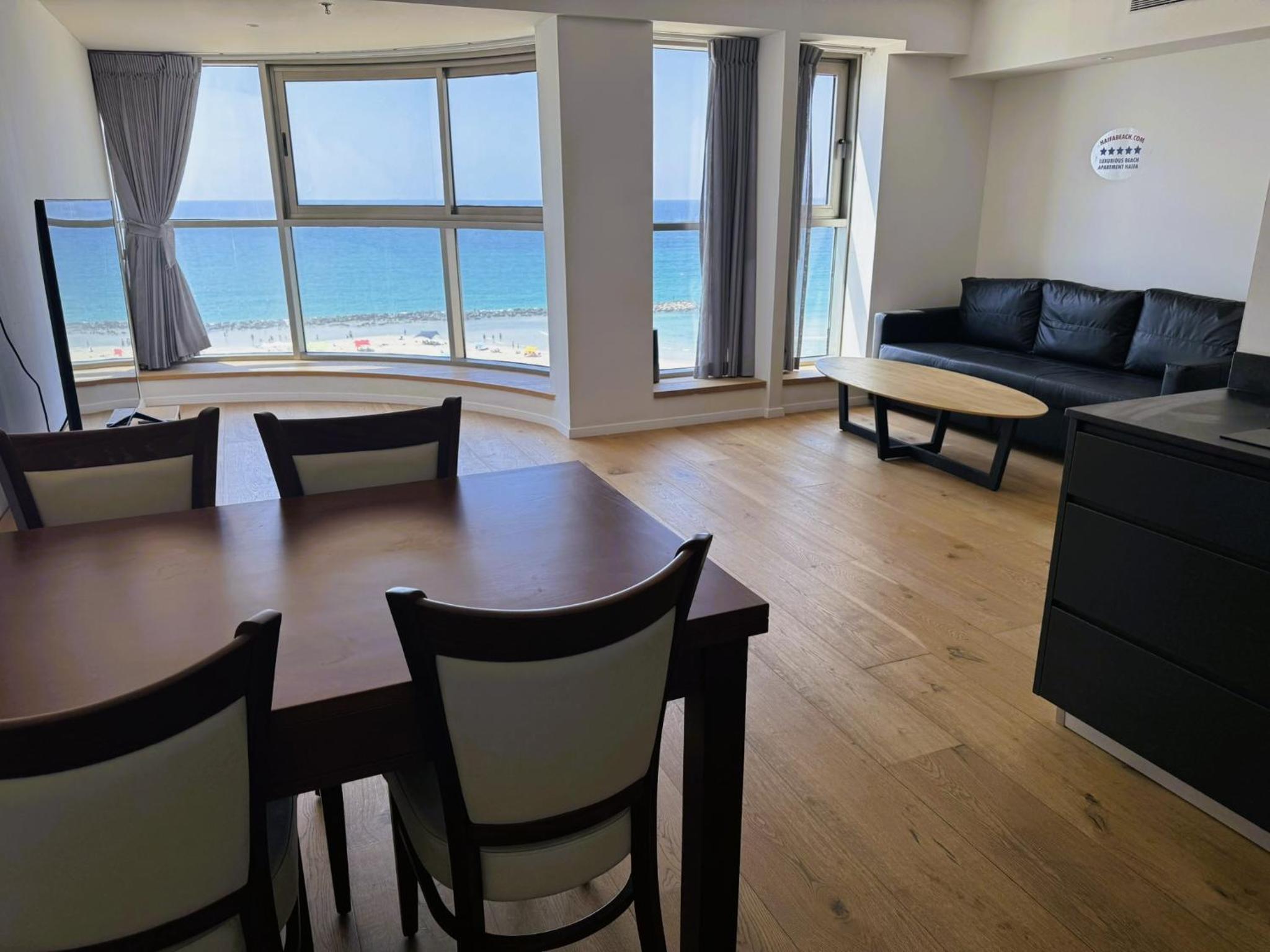 Apartment with Sea View - Photo 4