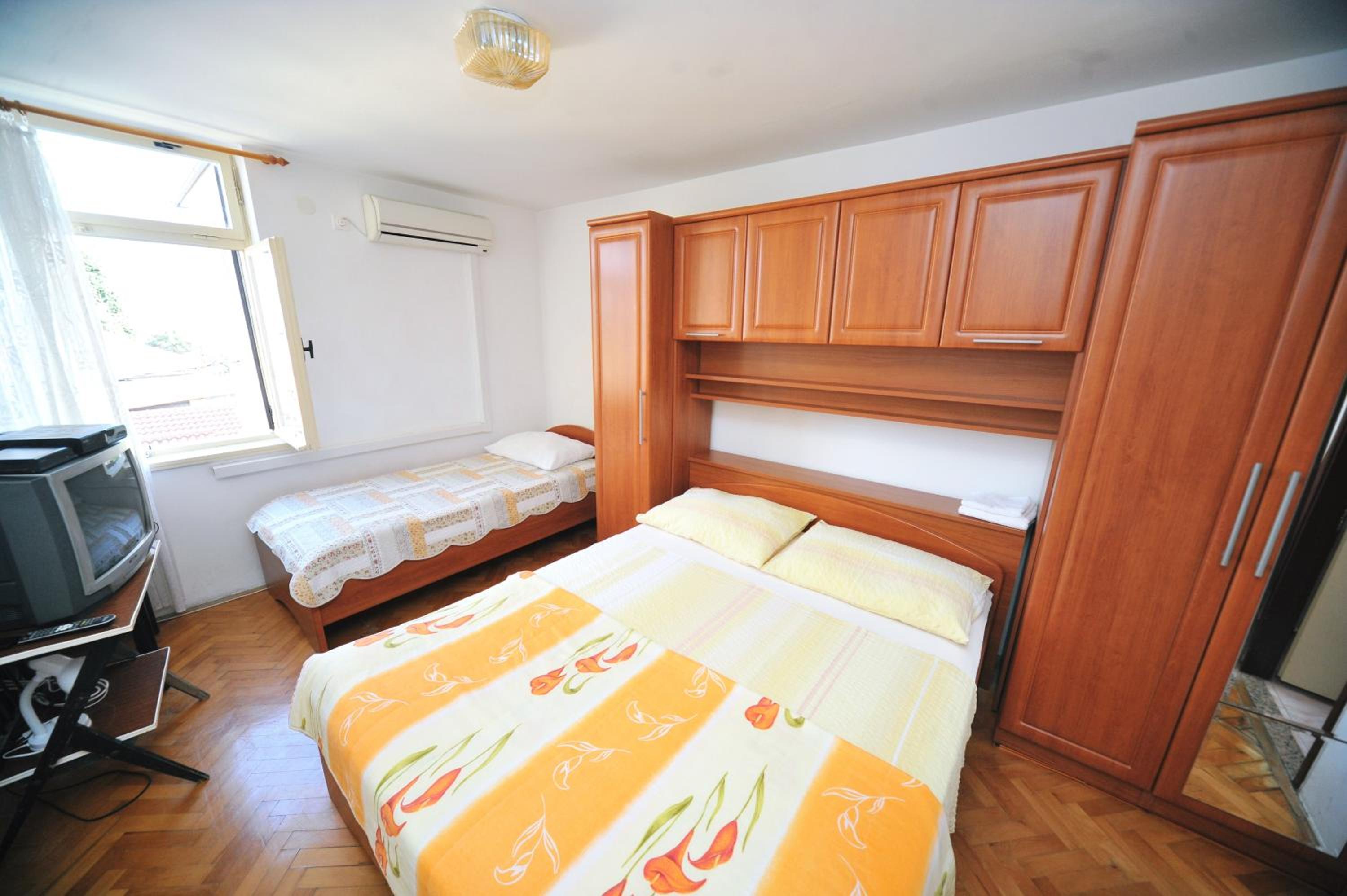 Double Room With Shared Bathroom