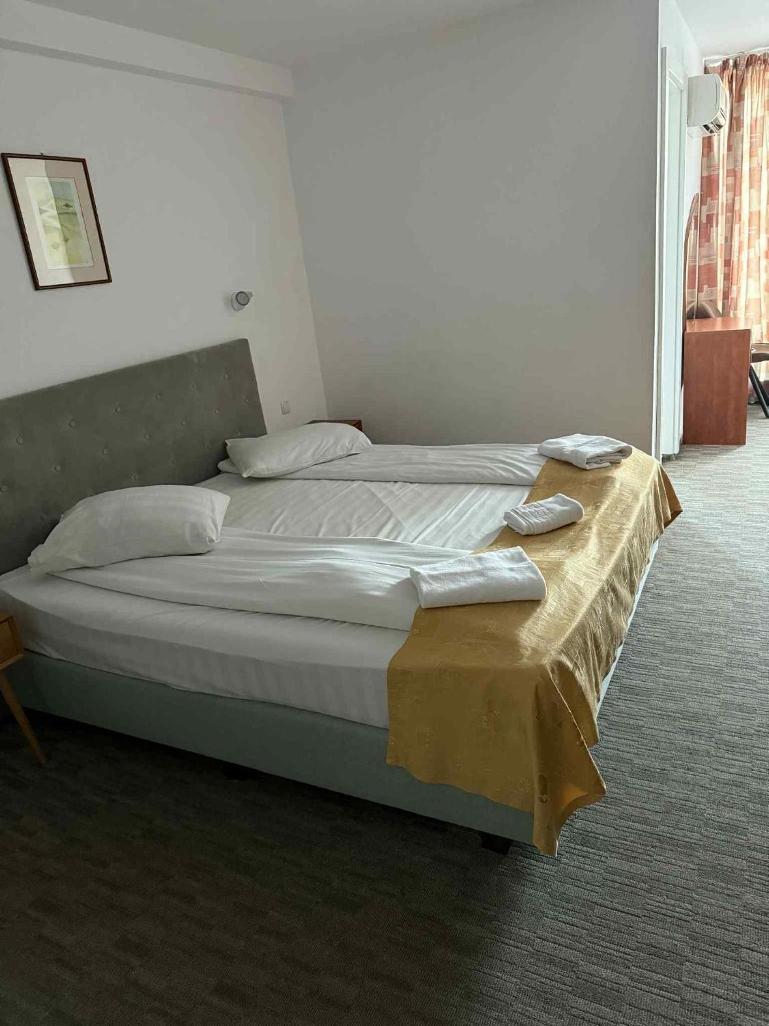 Double Or Twin Room - Photo 17