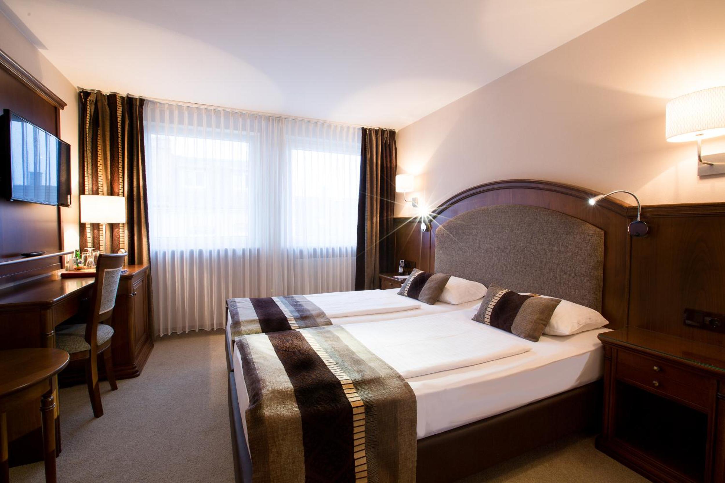 Standard Double Room - Photo 7