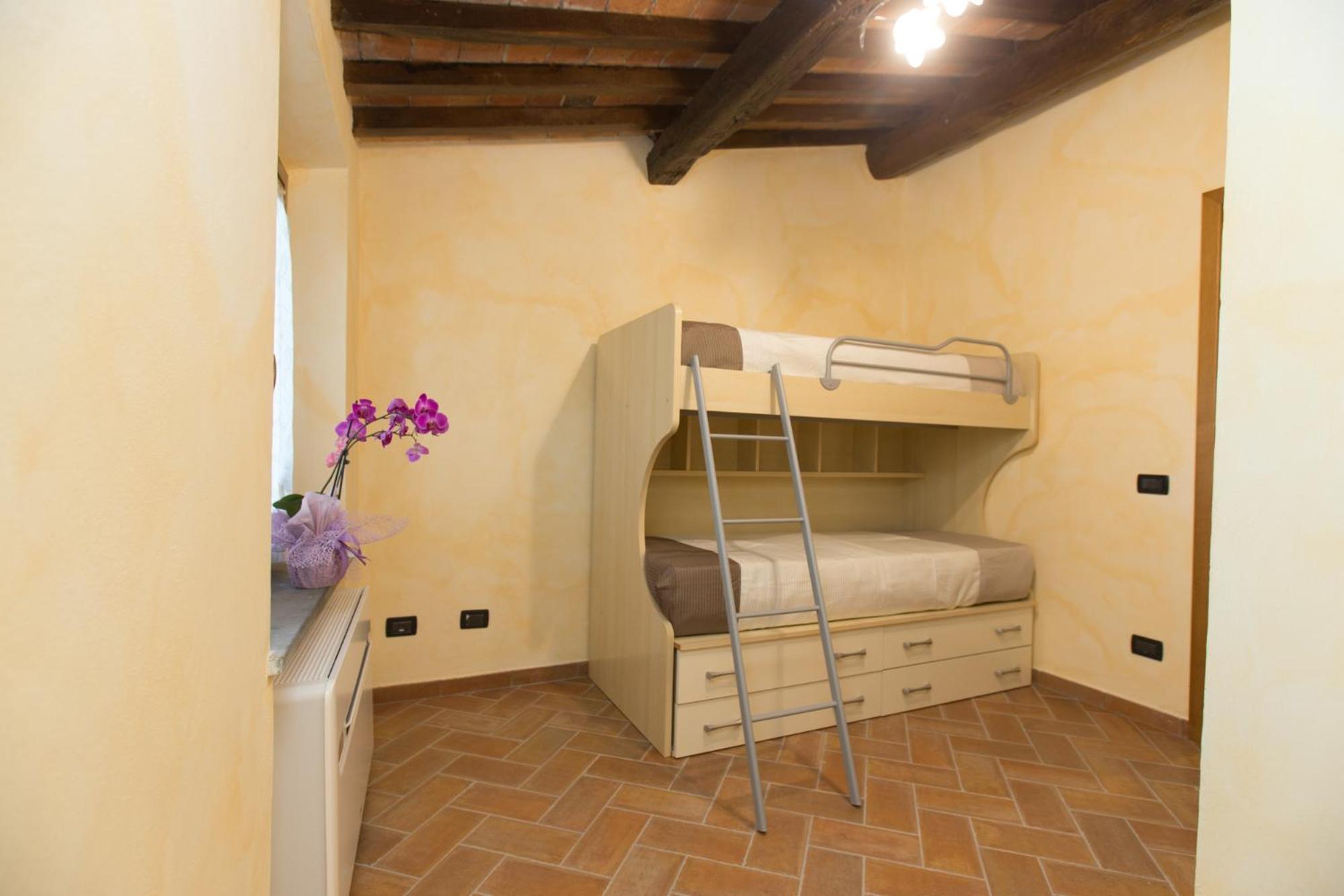 Apartment - Photo 18