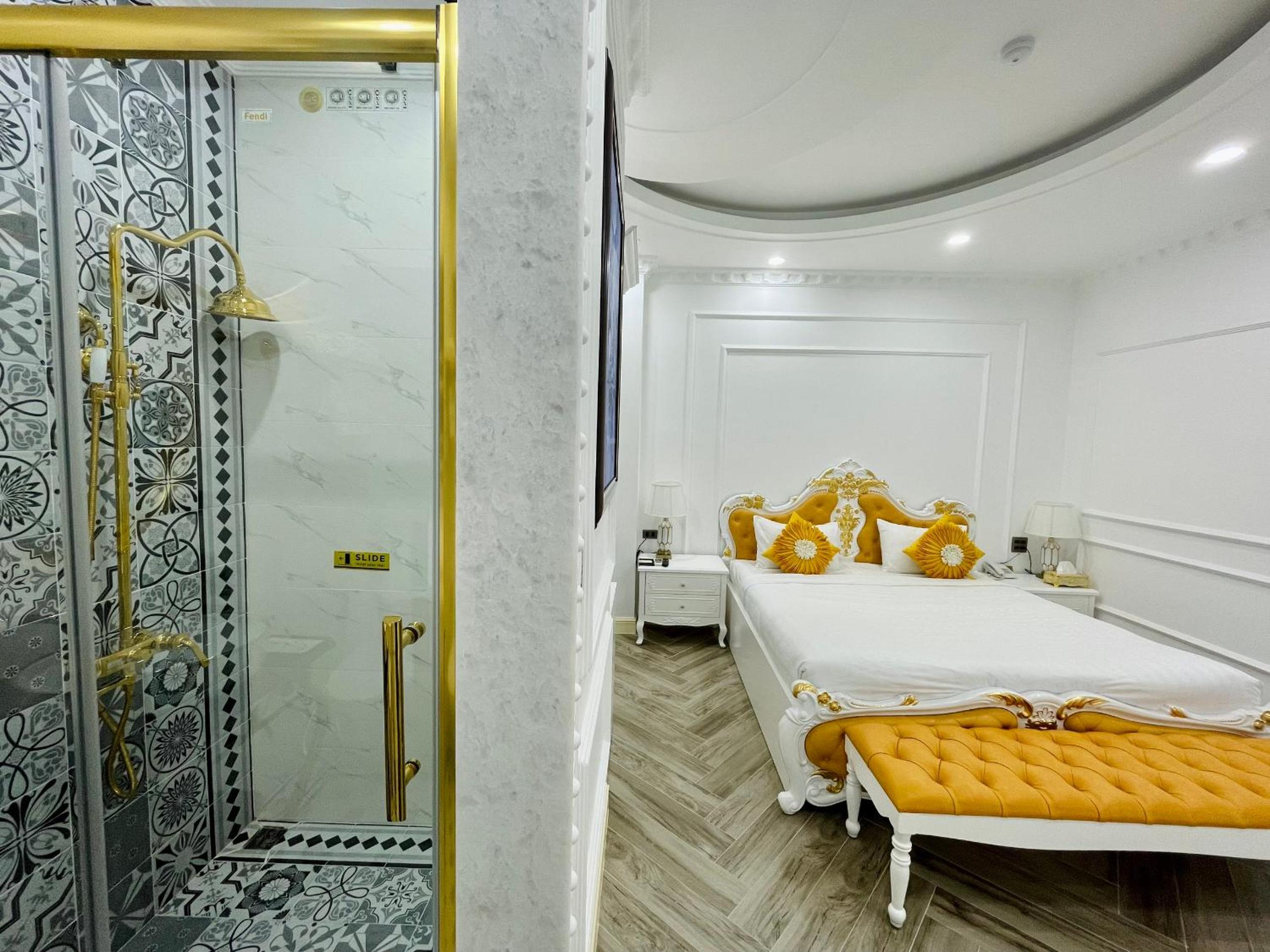 Superior King Room