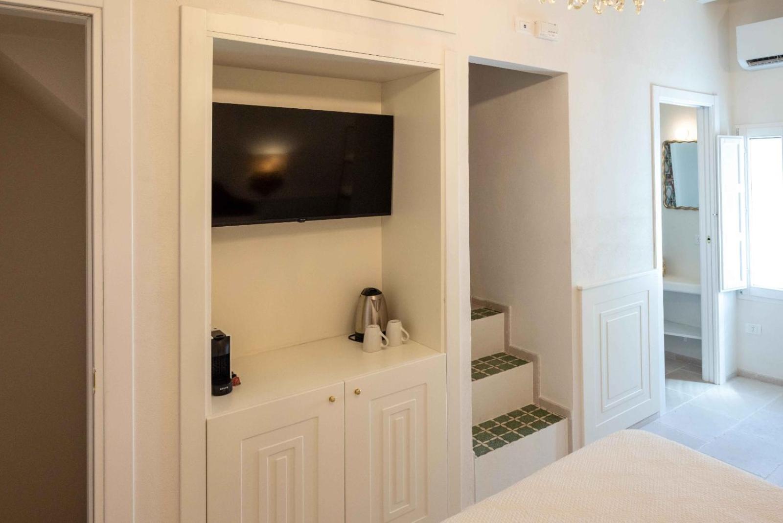 Deluxe Double Room with terrace and sea view photo 3