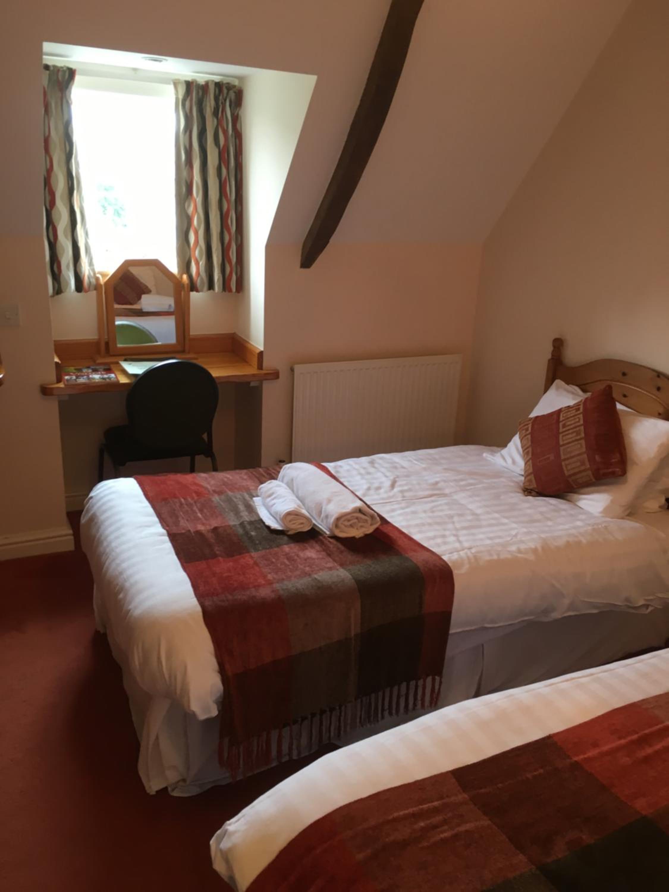 Classic Twin Room - Photo 3