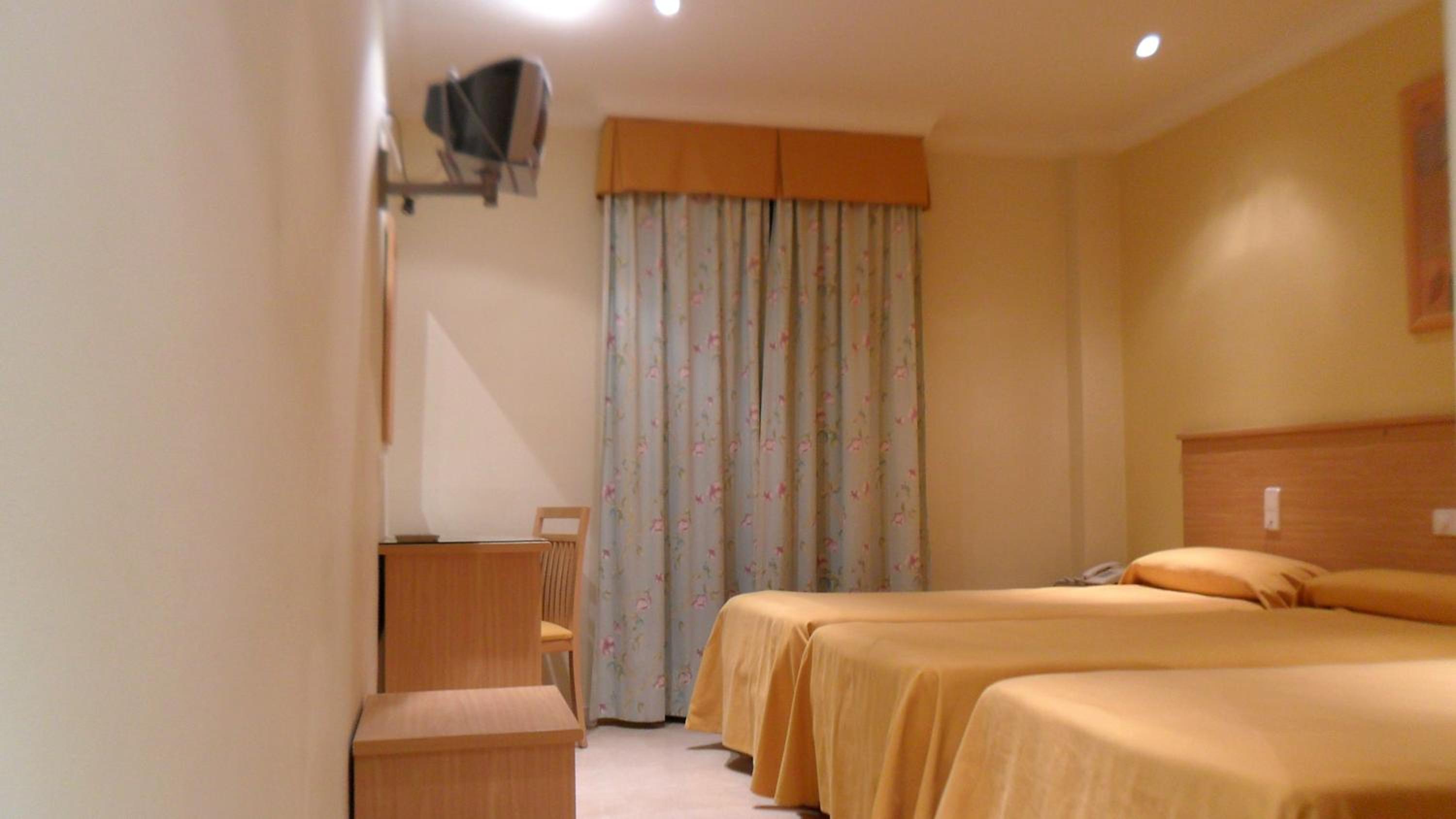 Triple Room - Photo 3