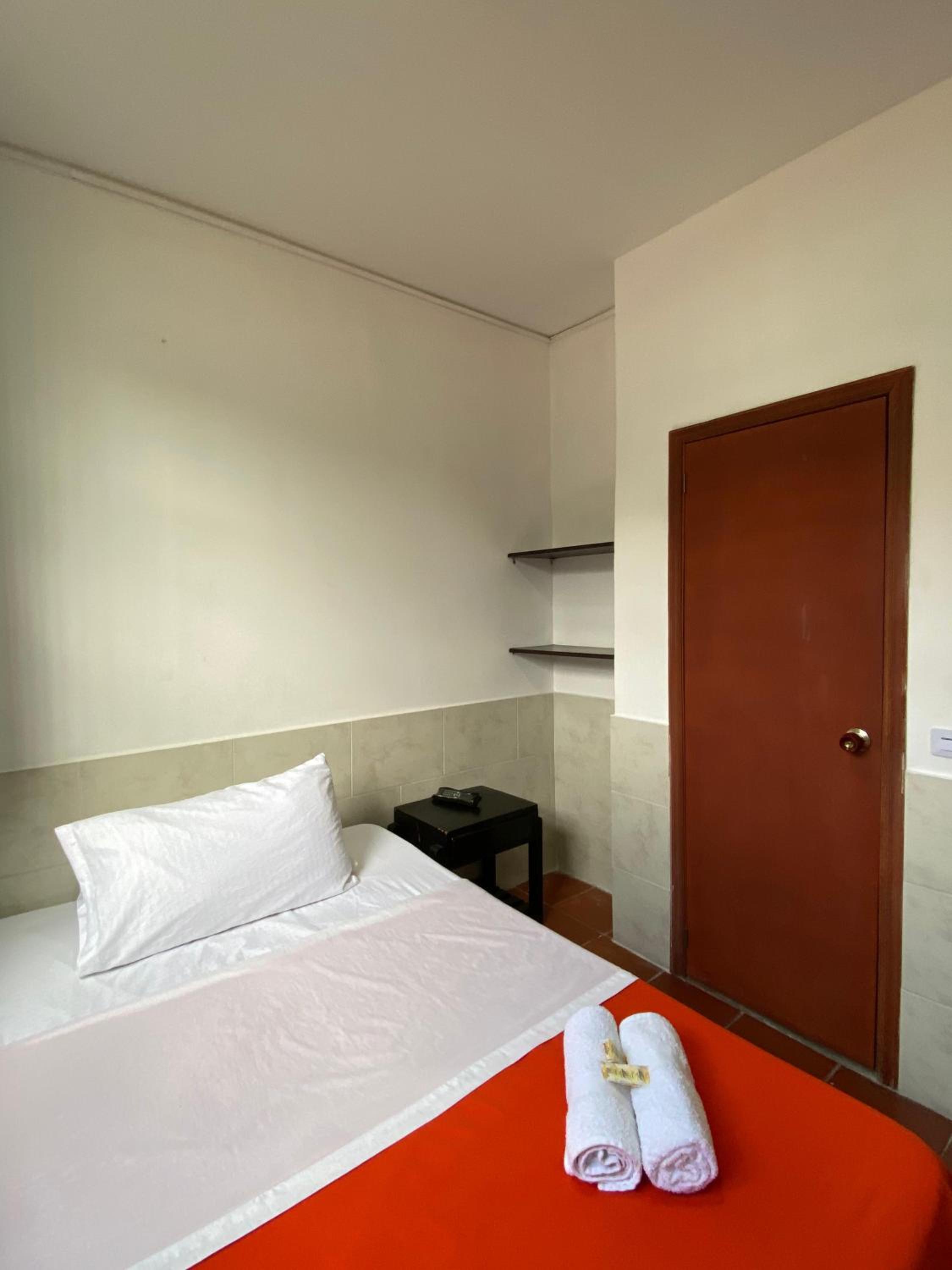 Single Room photo 2