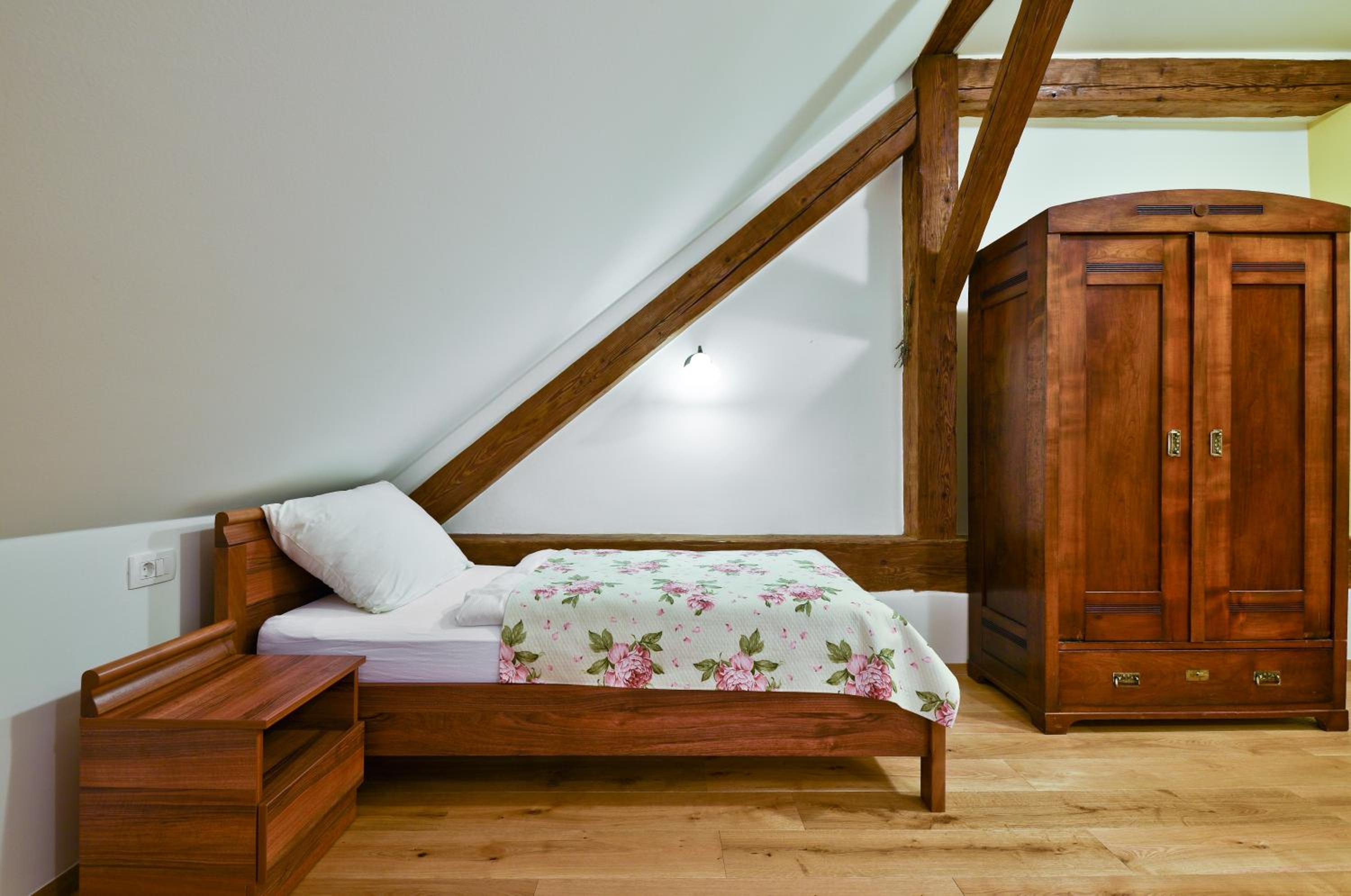 Standard Double Room - Photo 4