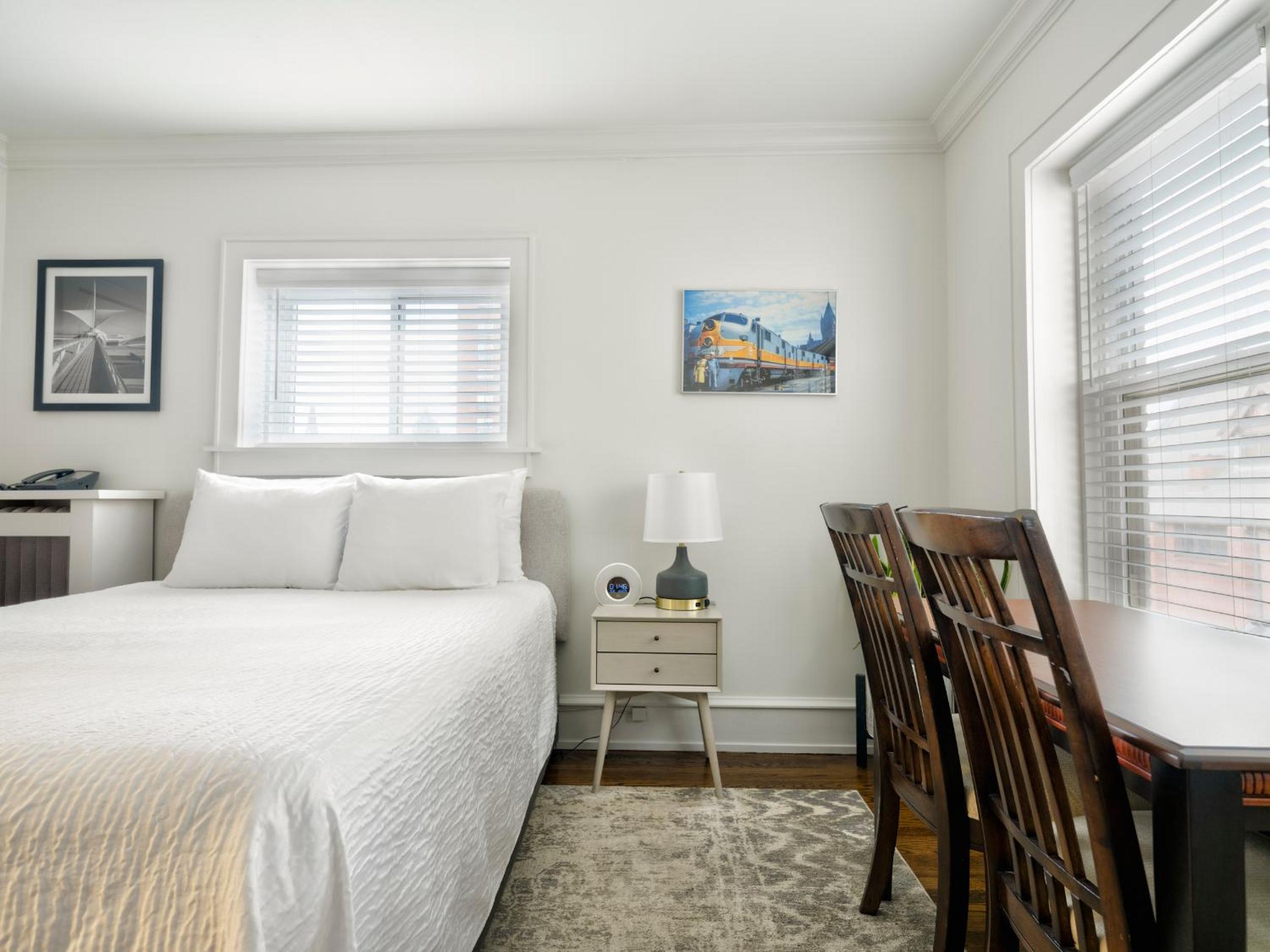 Deluxe Queen Room - Photo 2