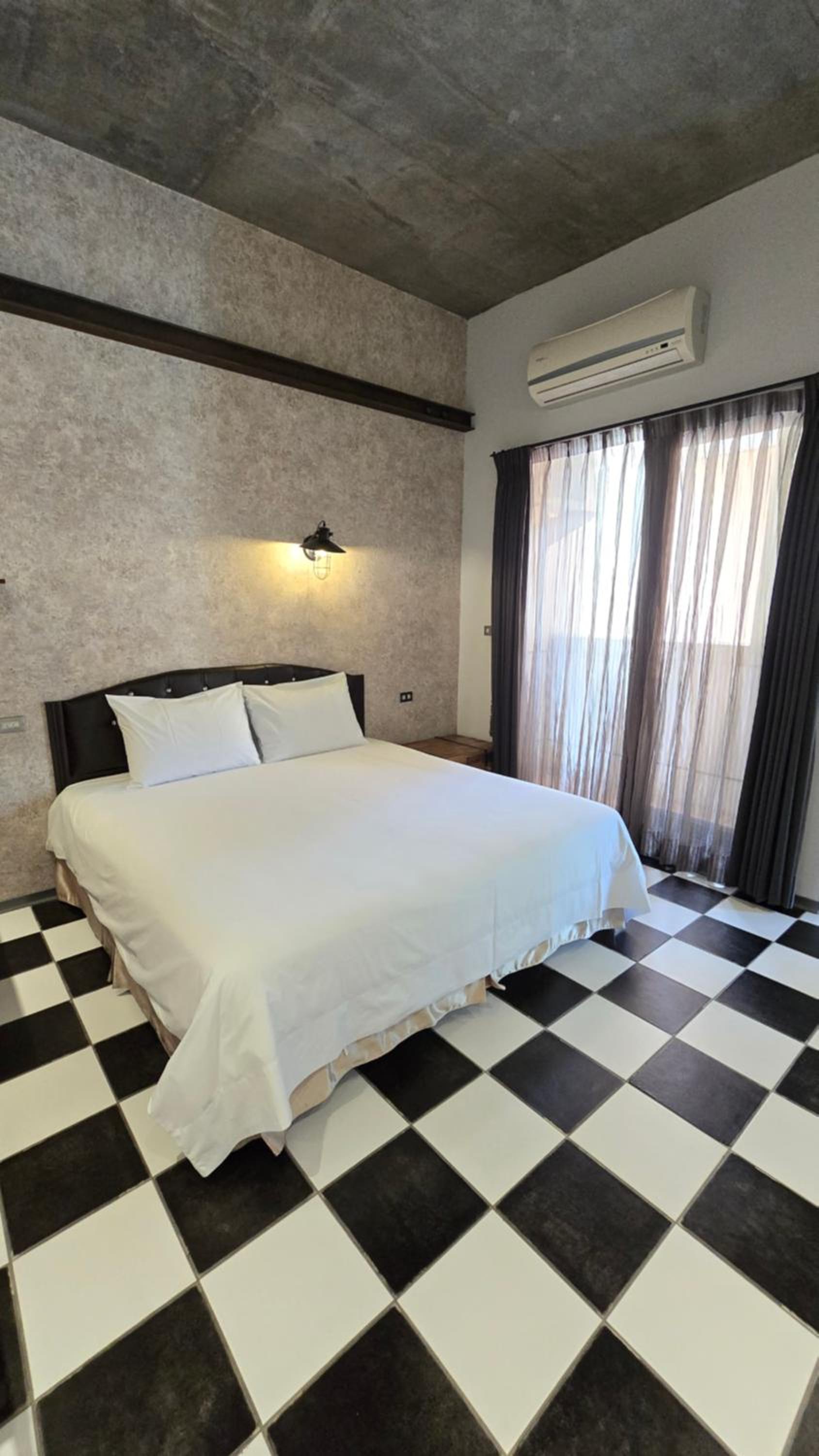 Single Room with Private Bathroom photo 3