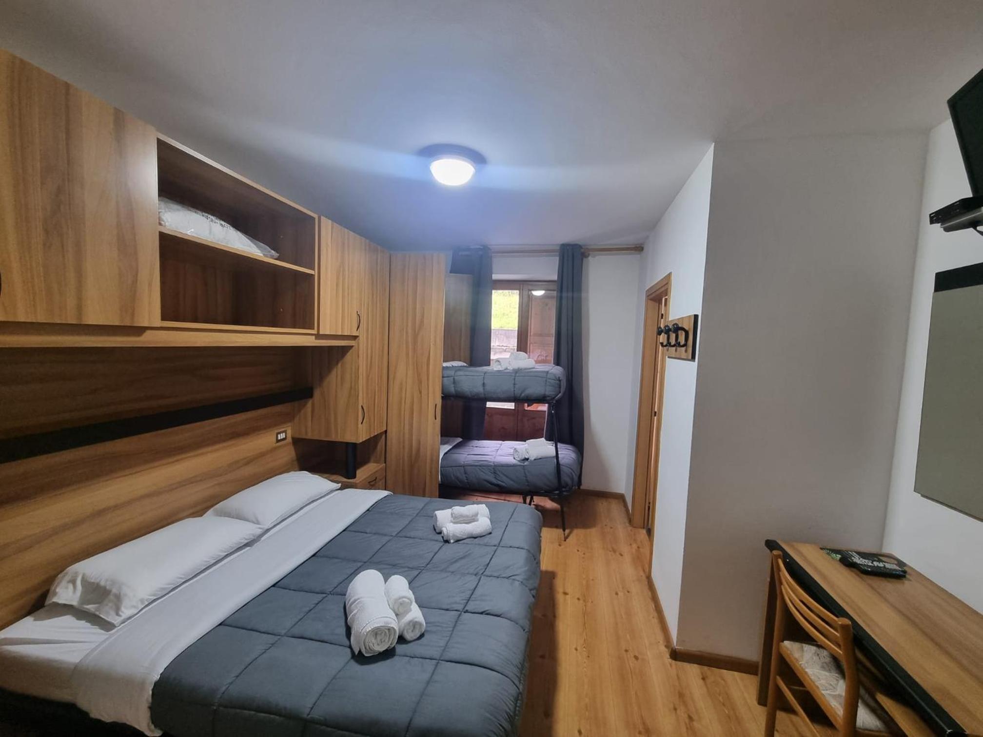 Quadruple Room with Terrace photo 2
