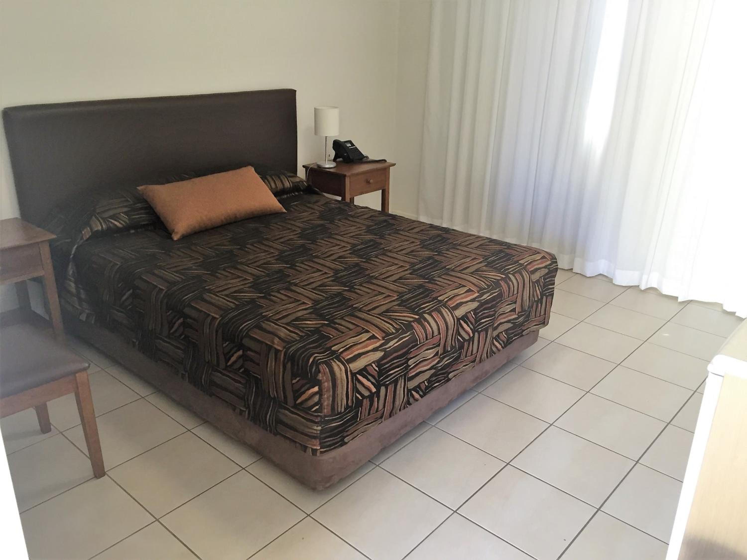 Queen Room - Disability Access photo 1
