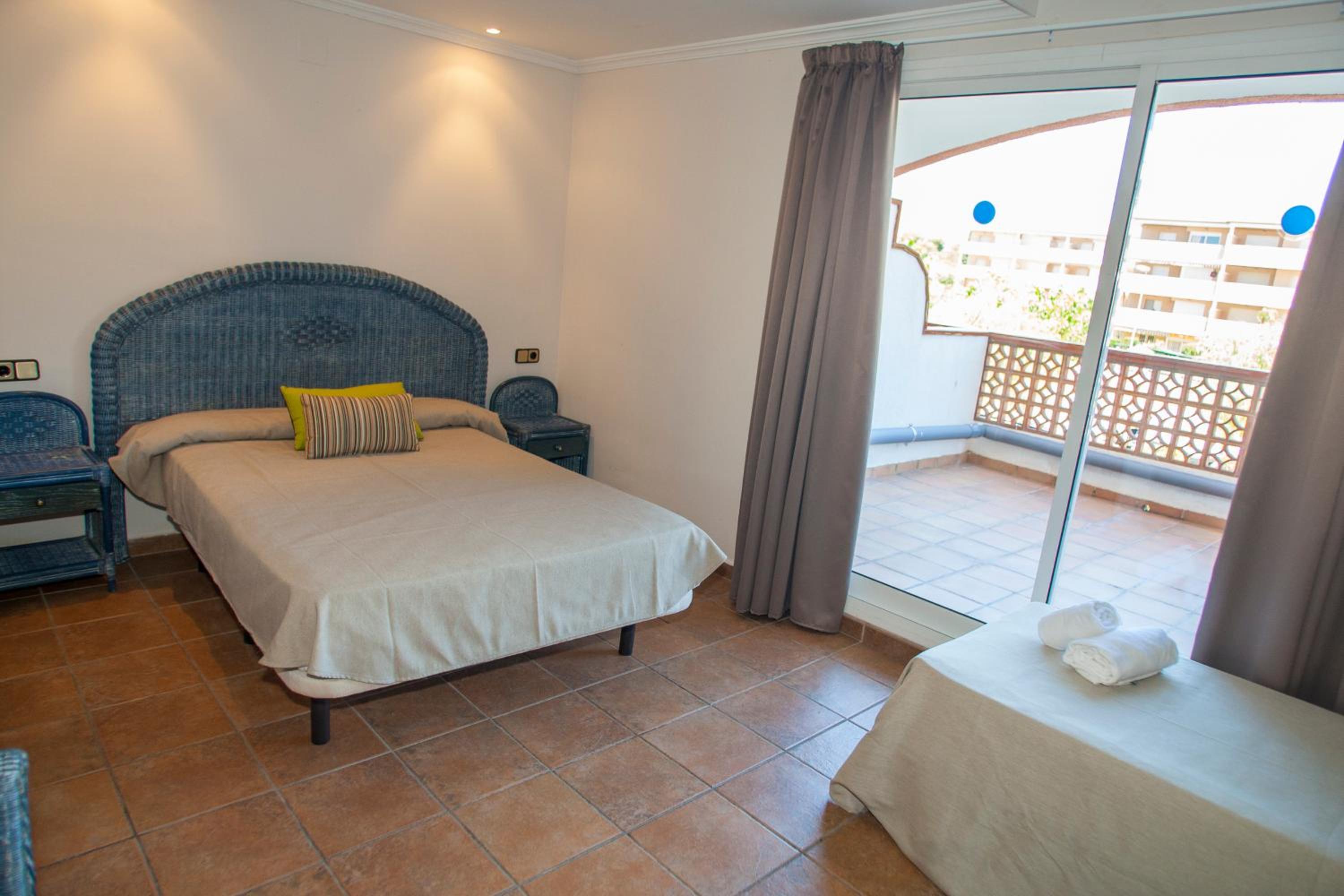 Triple Room (2 Adults + 1 Child) - Photo 3