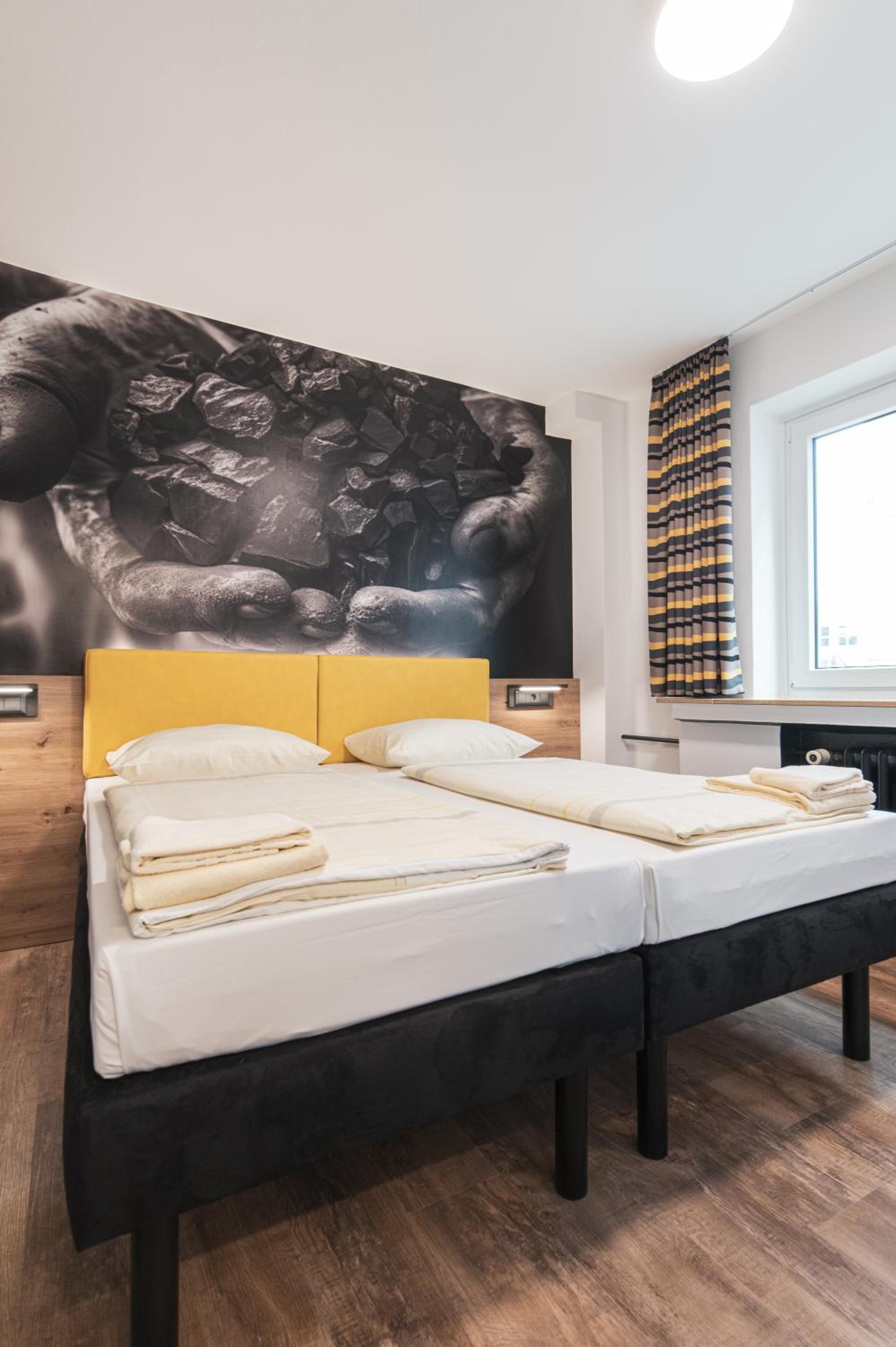 Twin Room Ruhrpott - Photo 1