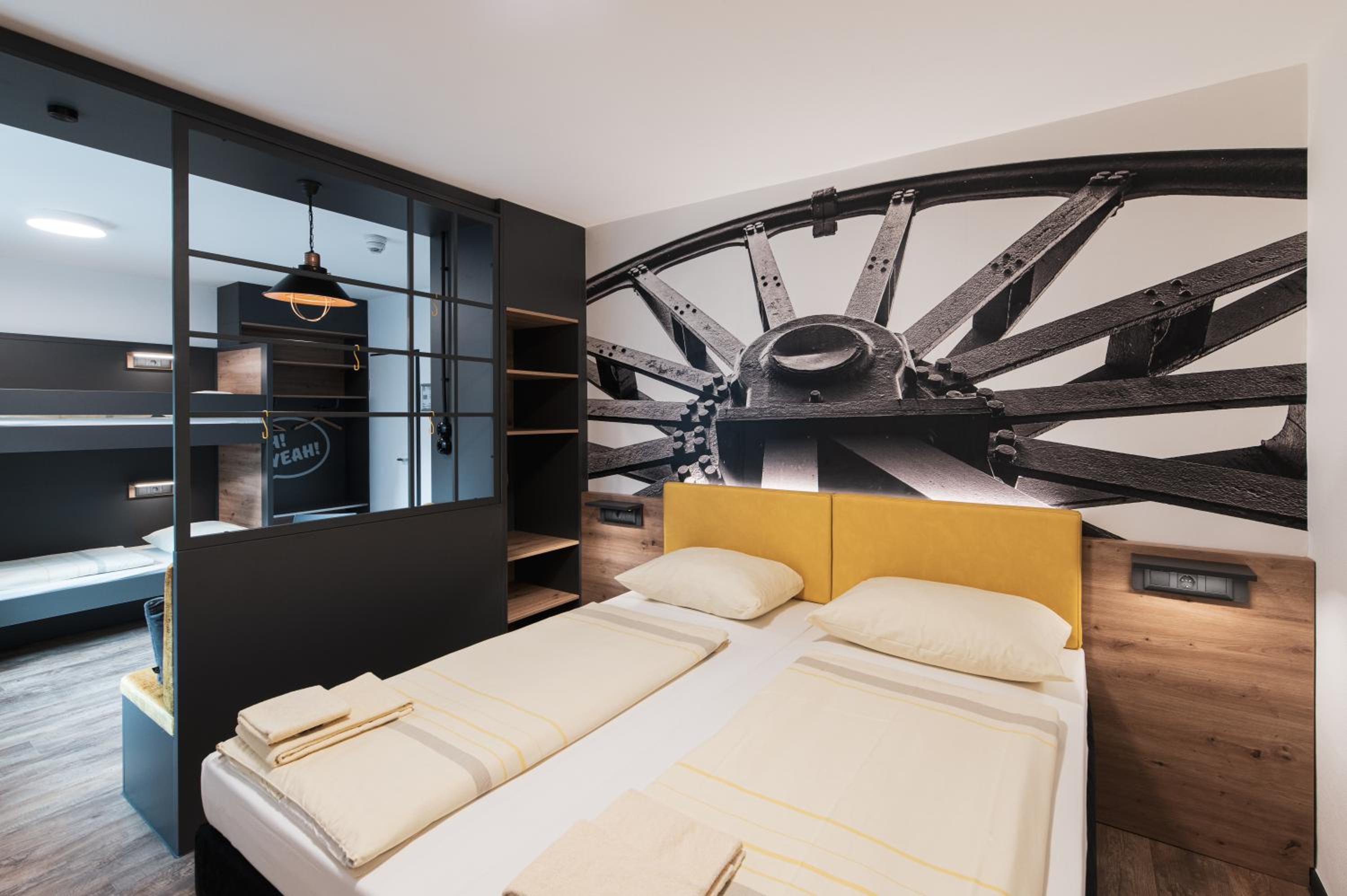 Quadruple Room Ruhrpott - Photo 1