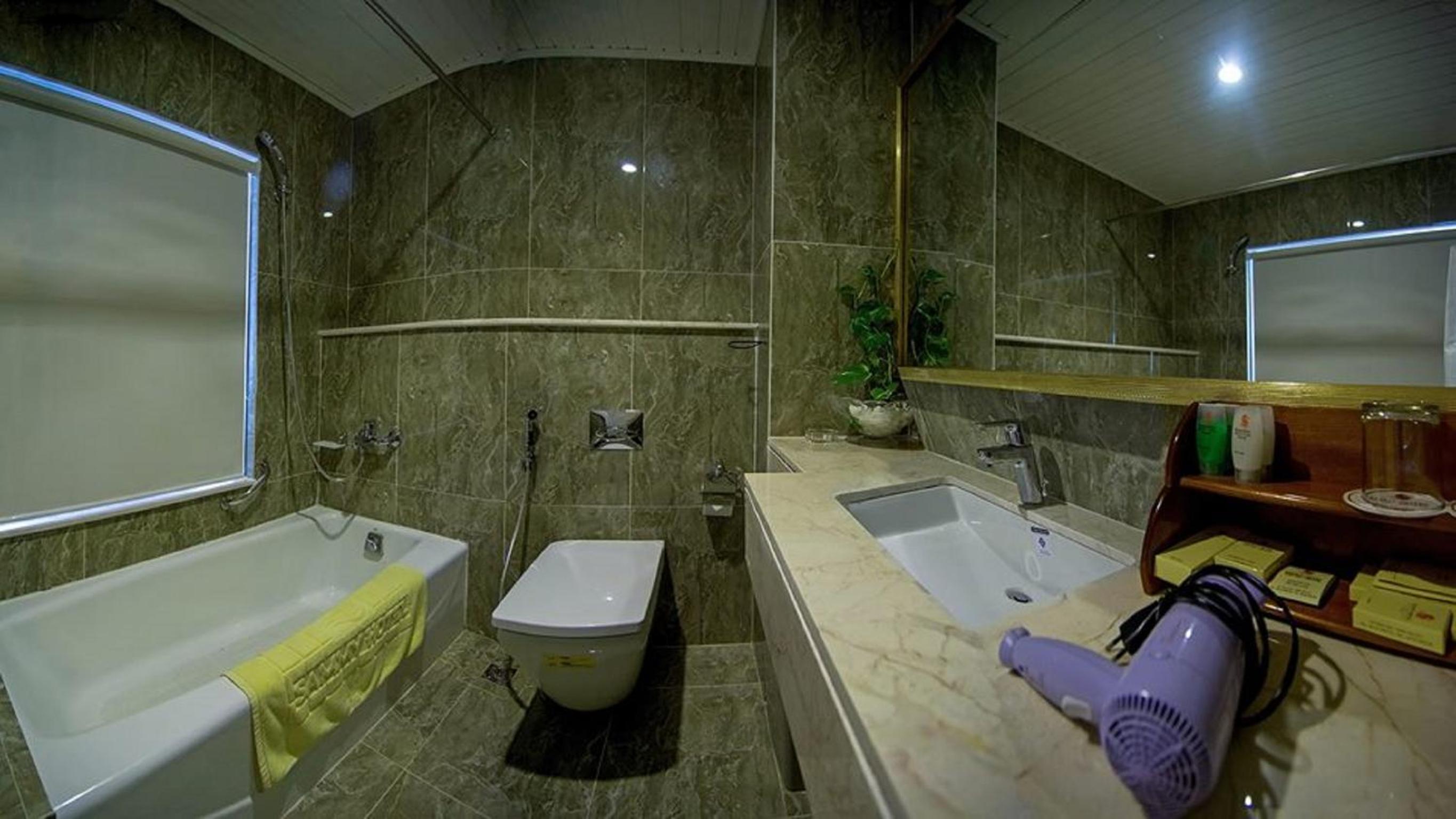 Deluxe Double or Twin Room with Sea View photo 2