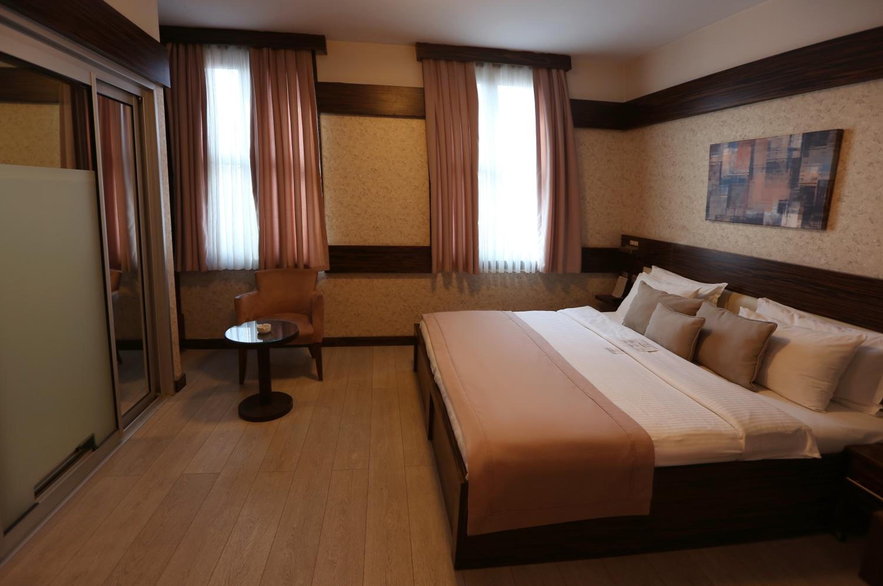 Standard Double or Twin Room photo 2