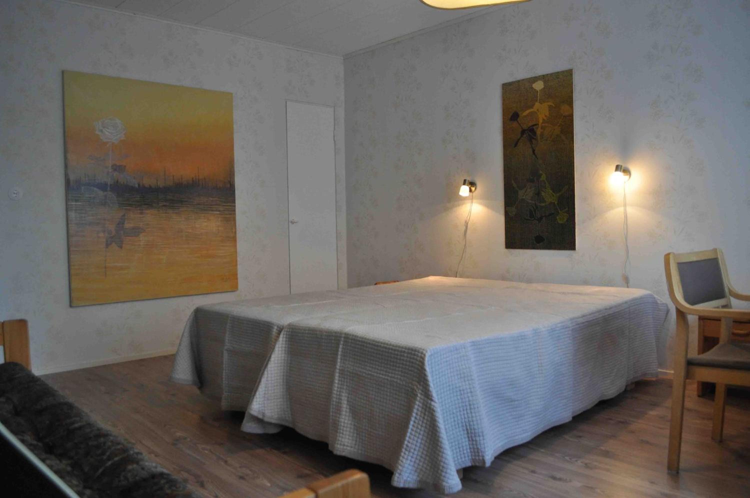 Two-Bedroom Apartment - Photo 5