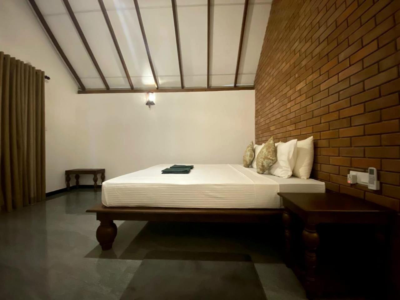 Deluxe King Room photo 2