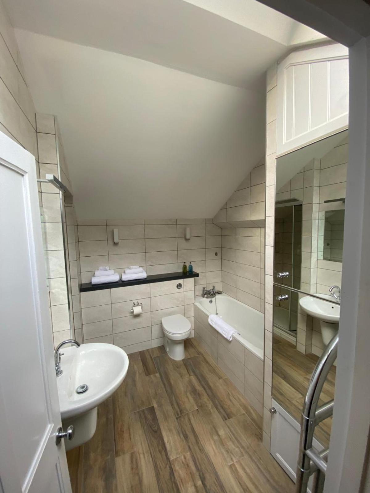 Deluxe One-Bedroom Apartment with Garden View