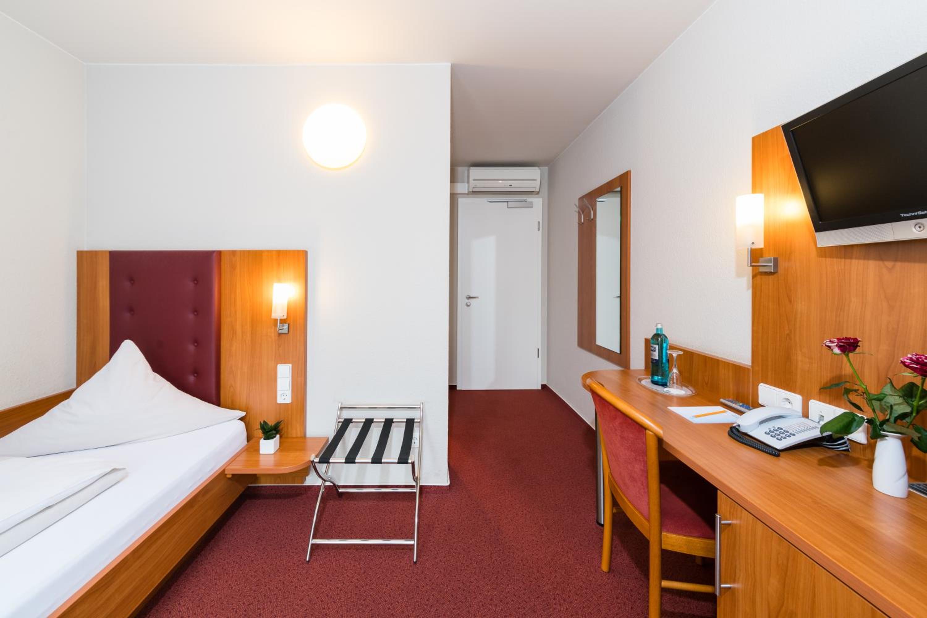 Business Single Room photo 3
