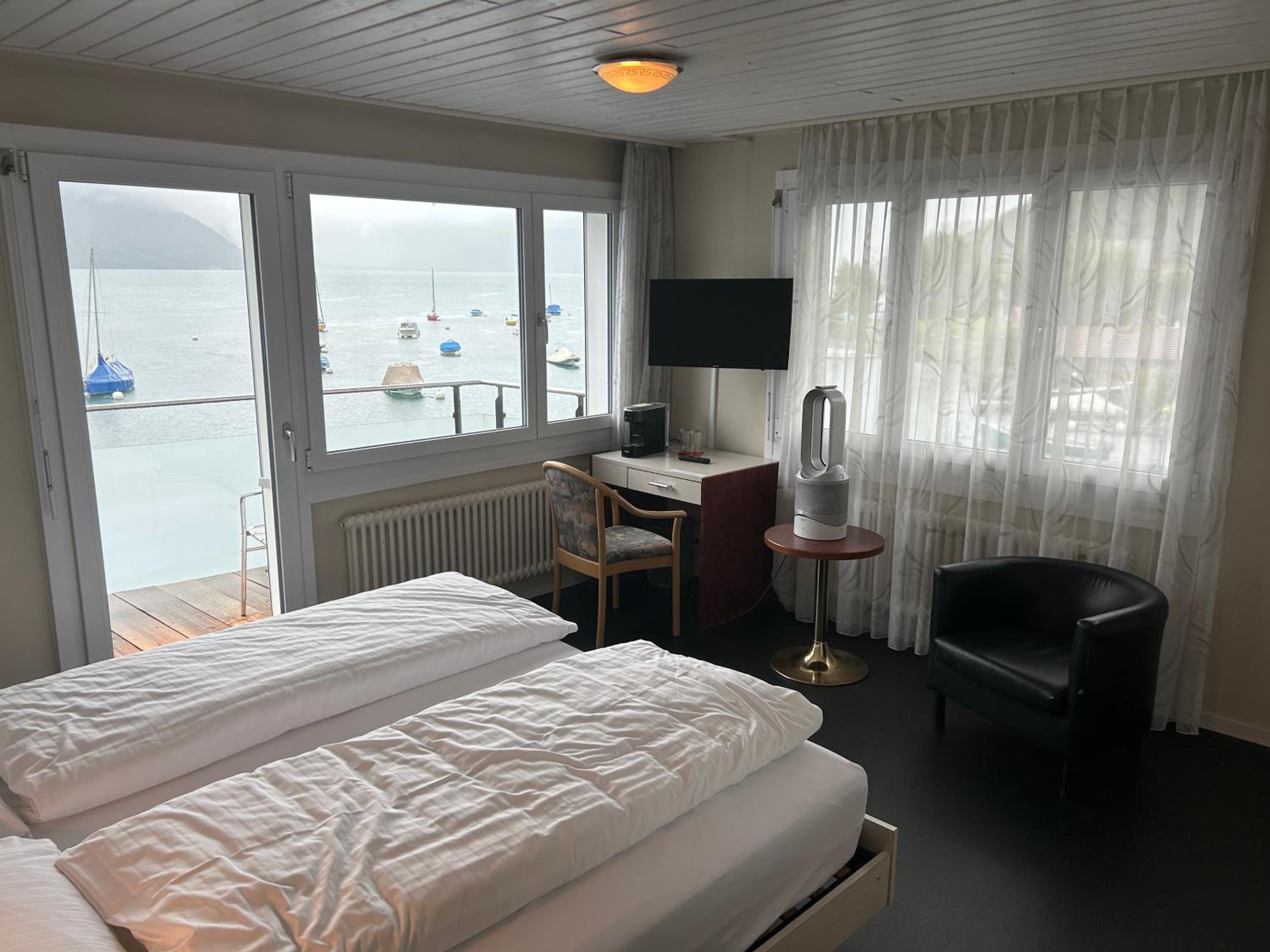 Double Room with Lake View photo 3