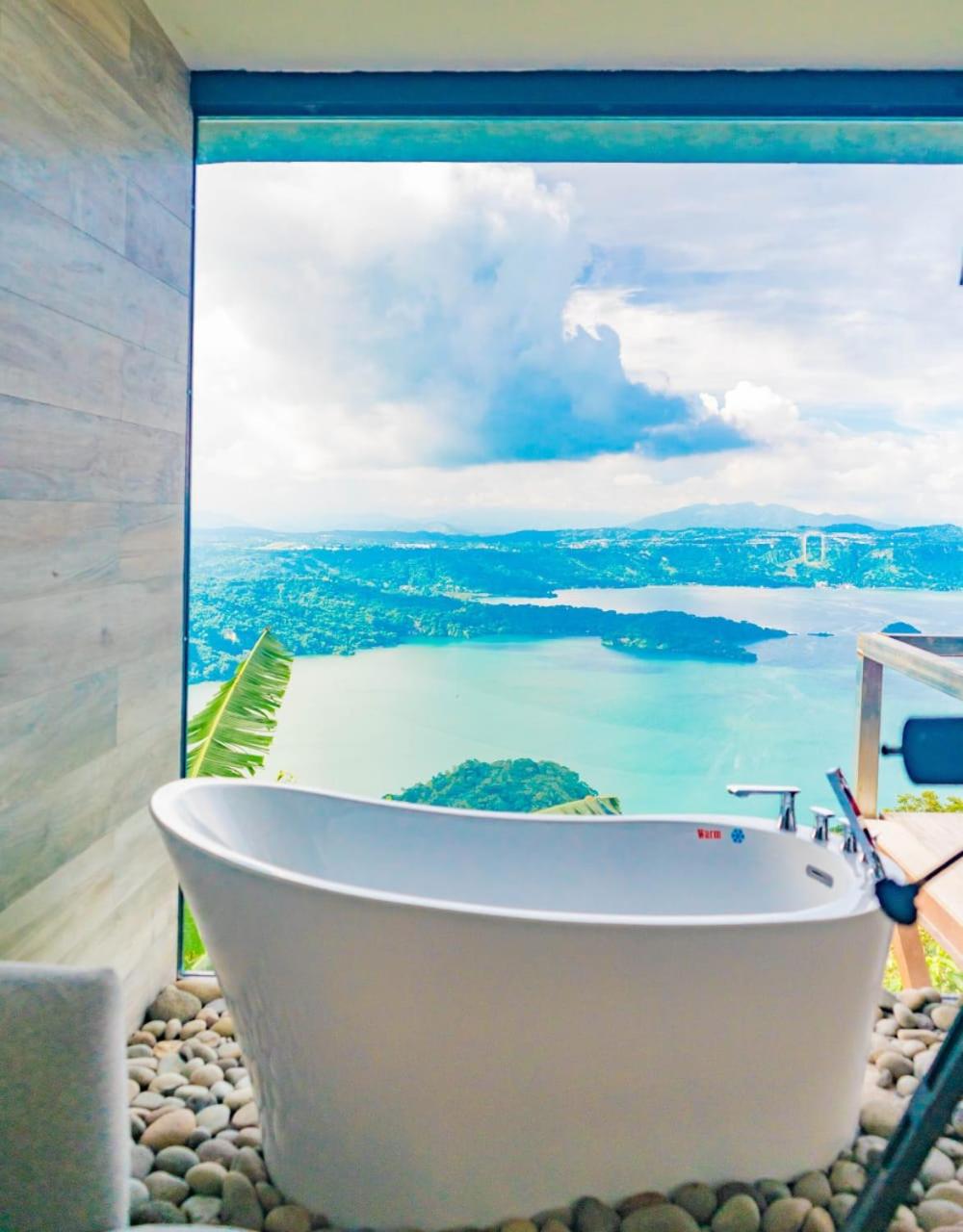 King Suite with Ocean View photo 1