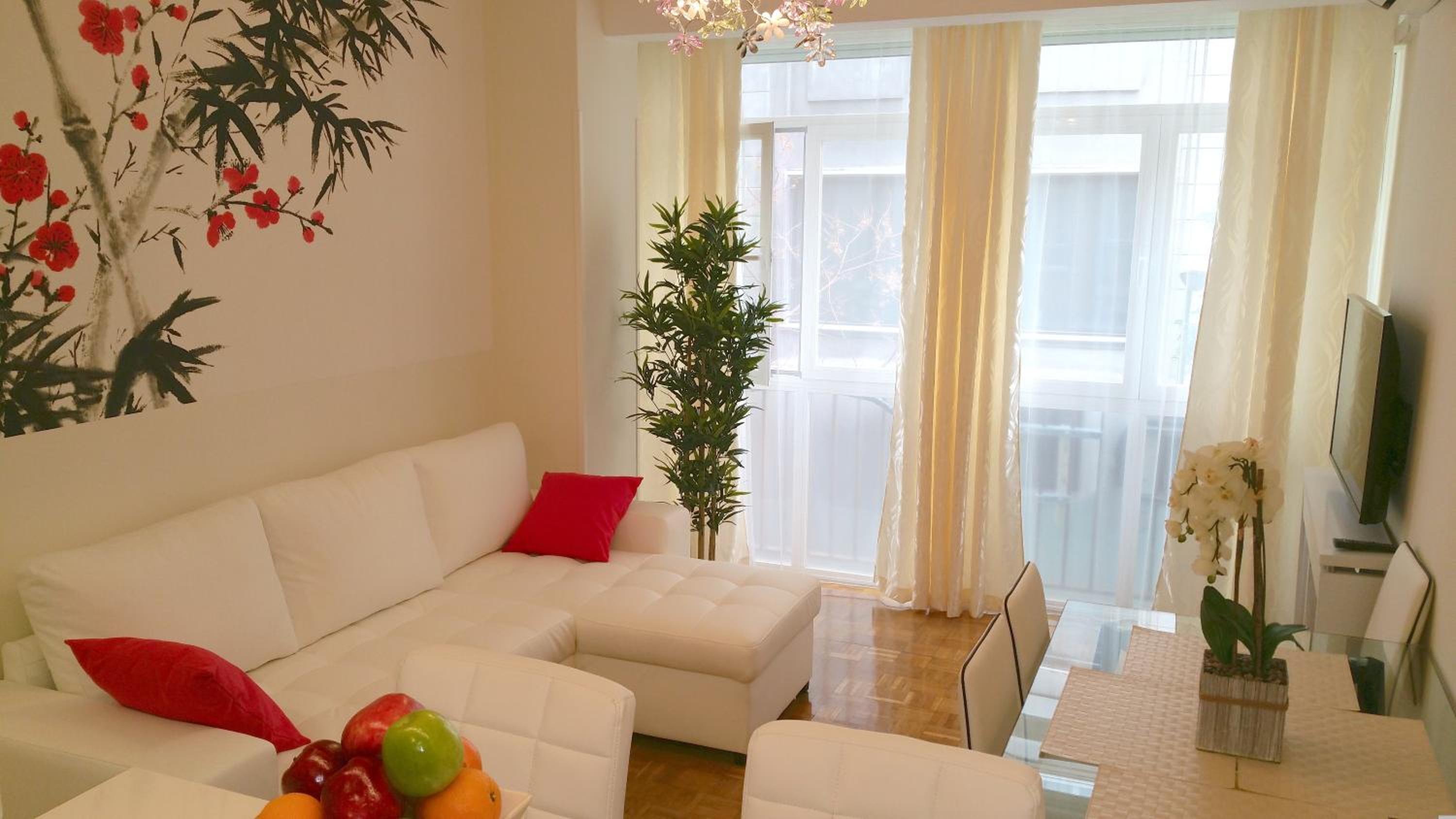 Luxury One-Bedroom Apartment photo 2