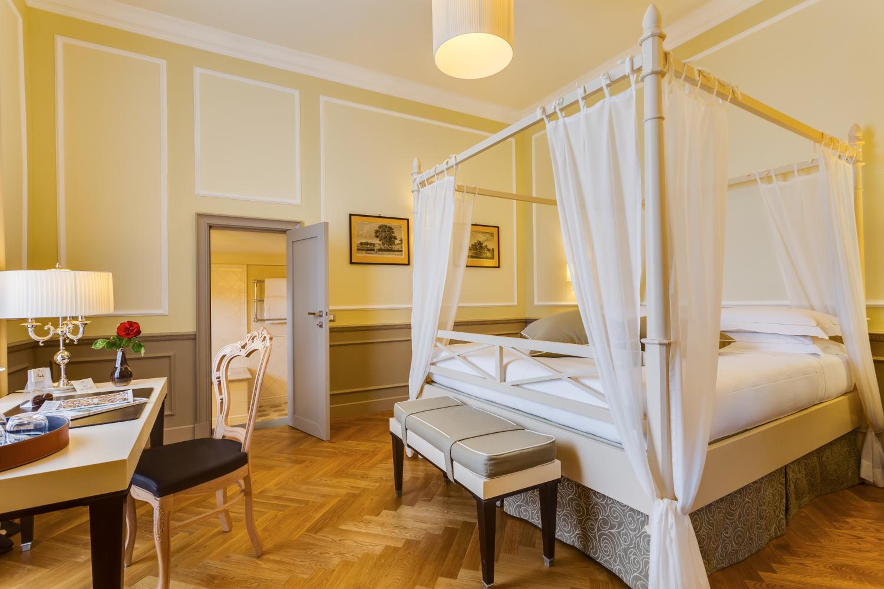 Deluxe Double Room photo 3