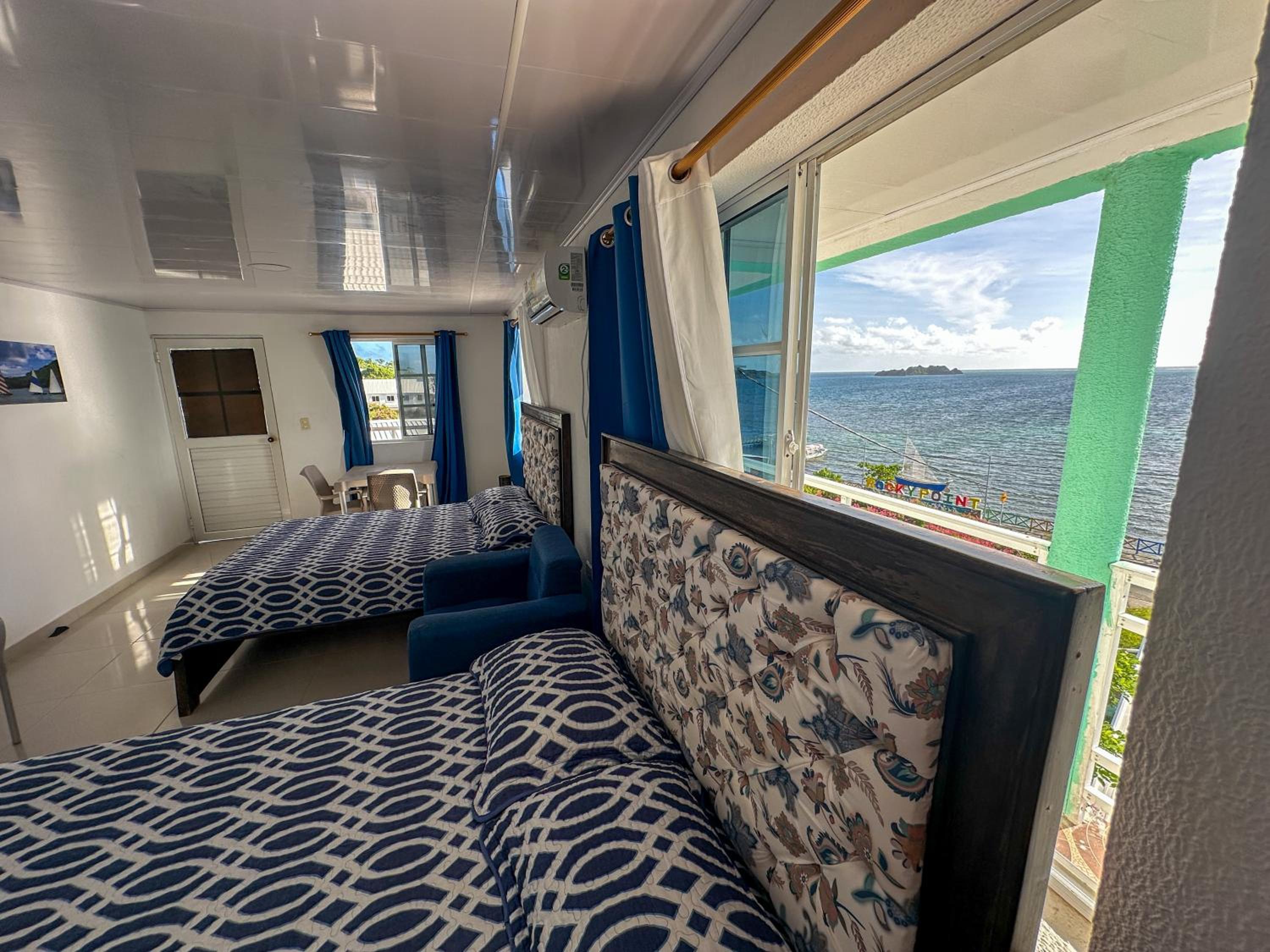 Quadruple Room with Sea View