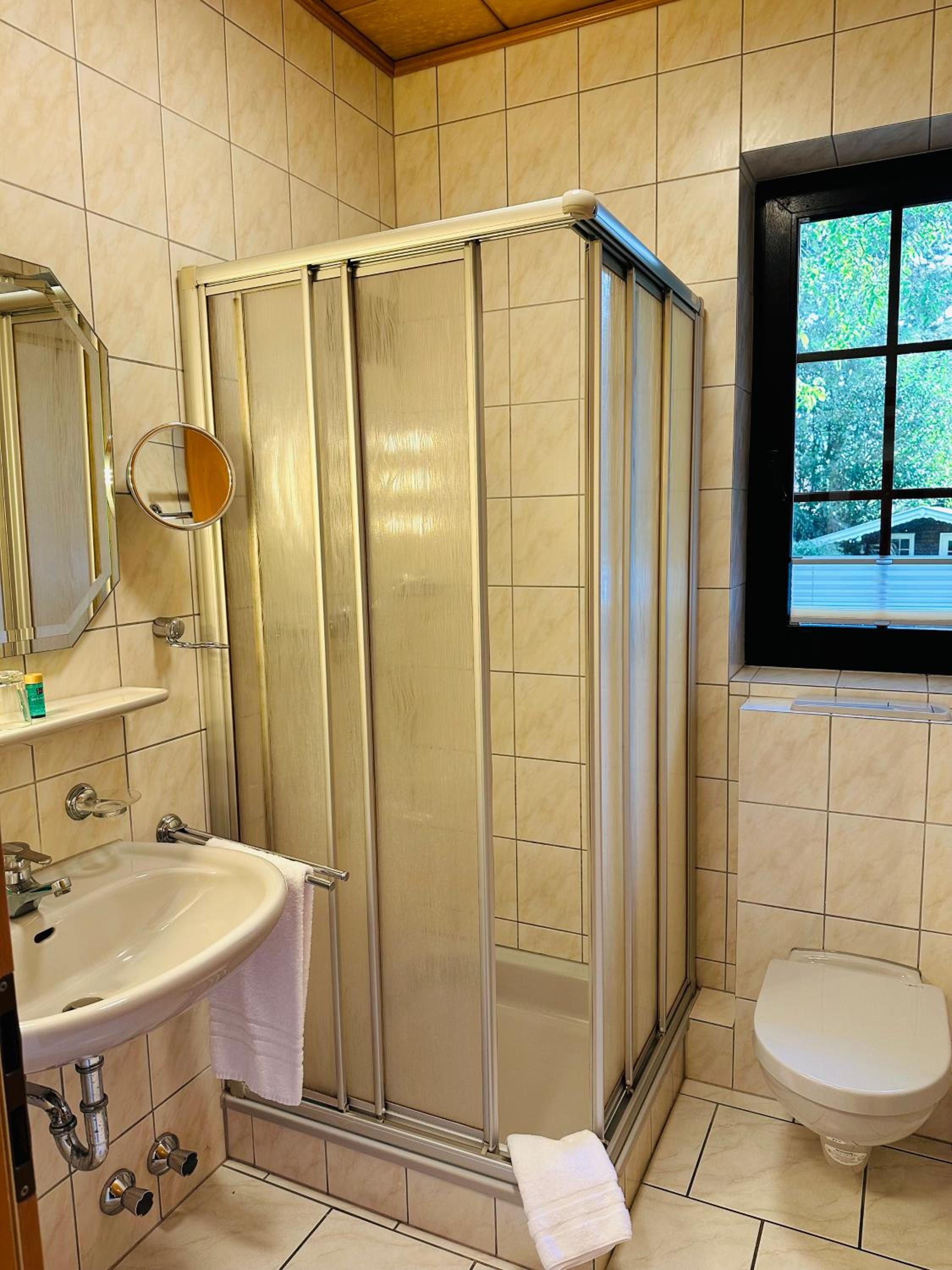 Economy Twin Room