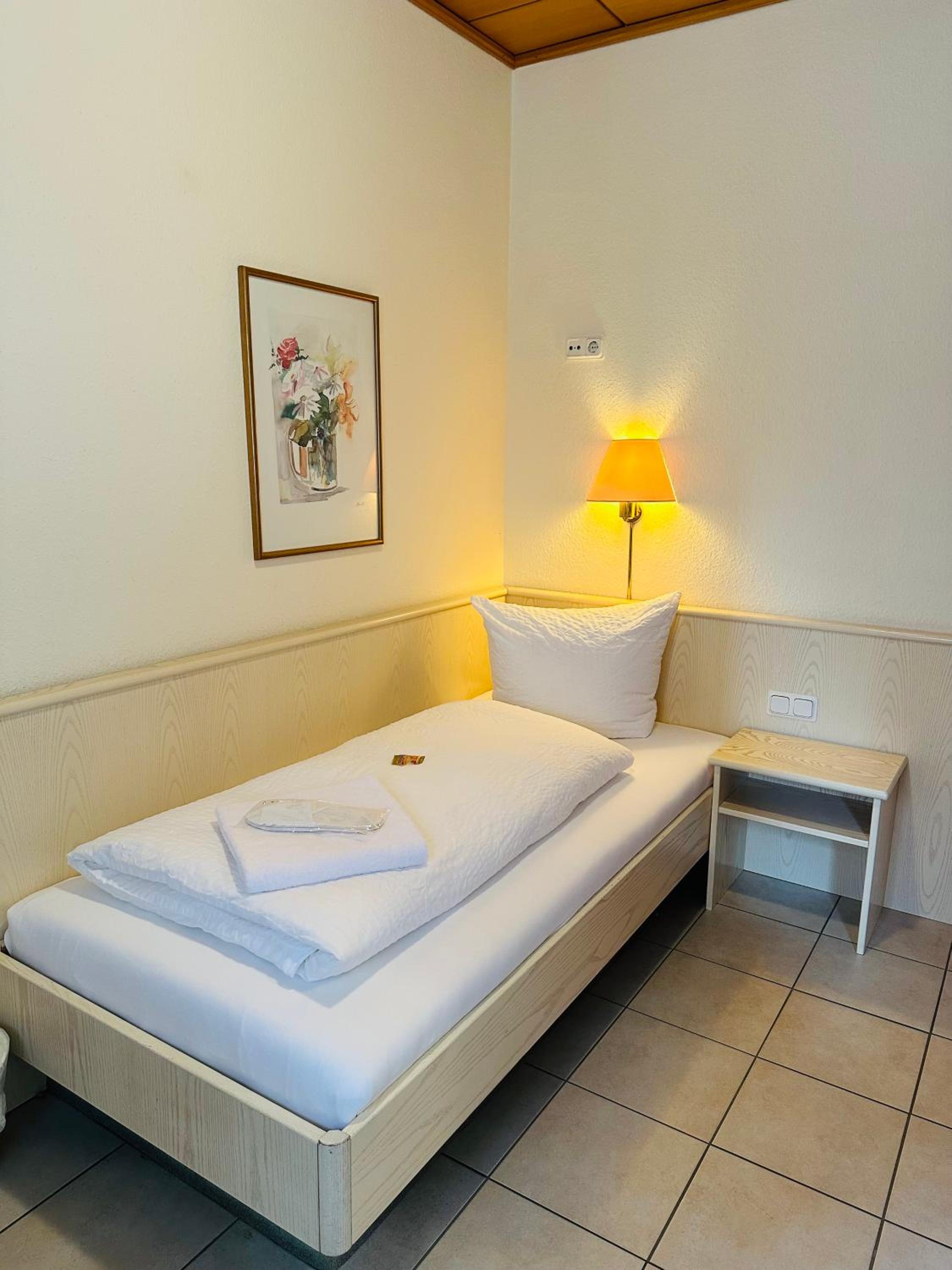 Economy Single Room