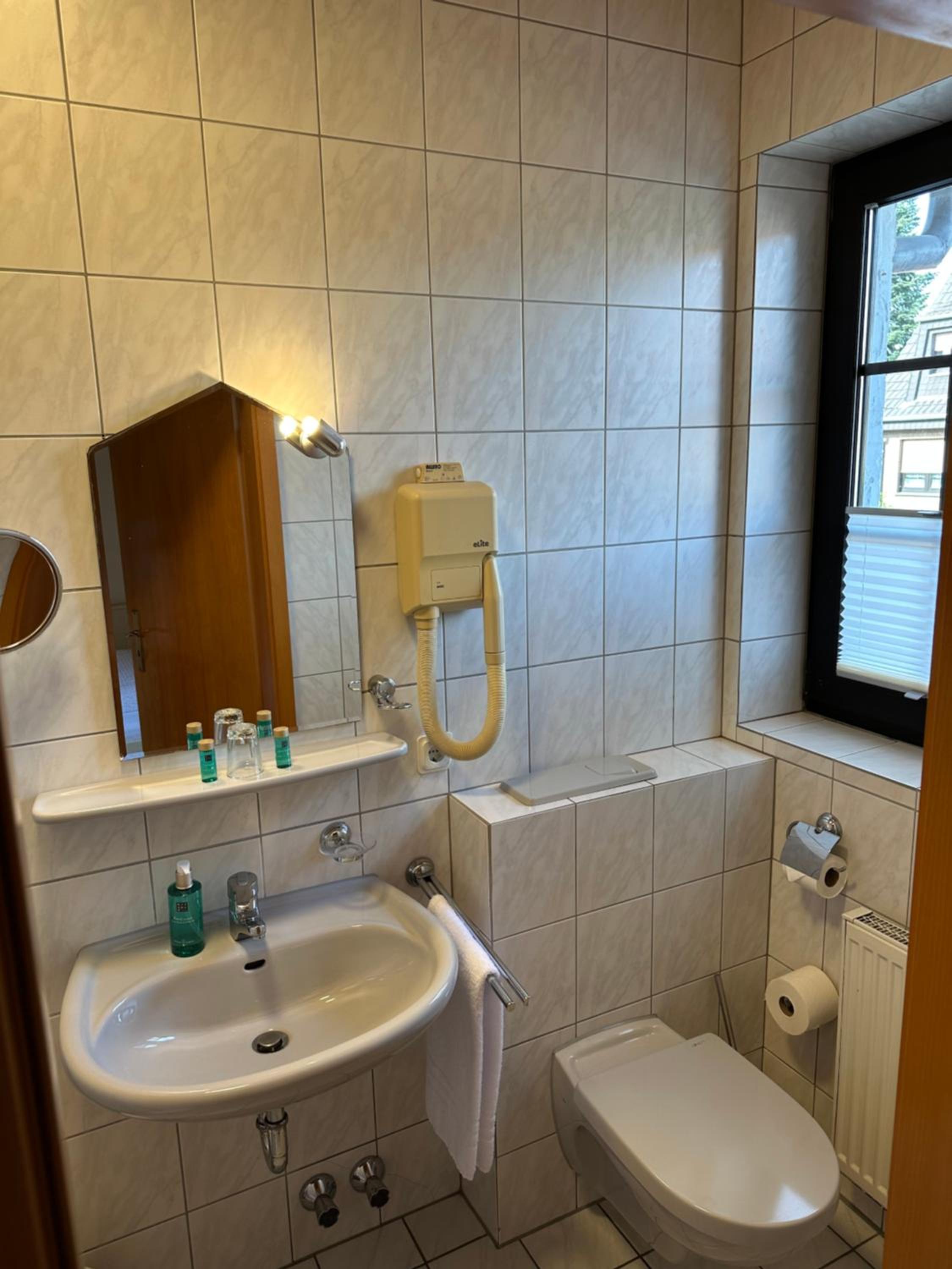 Economy Single Room