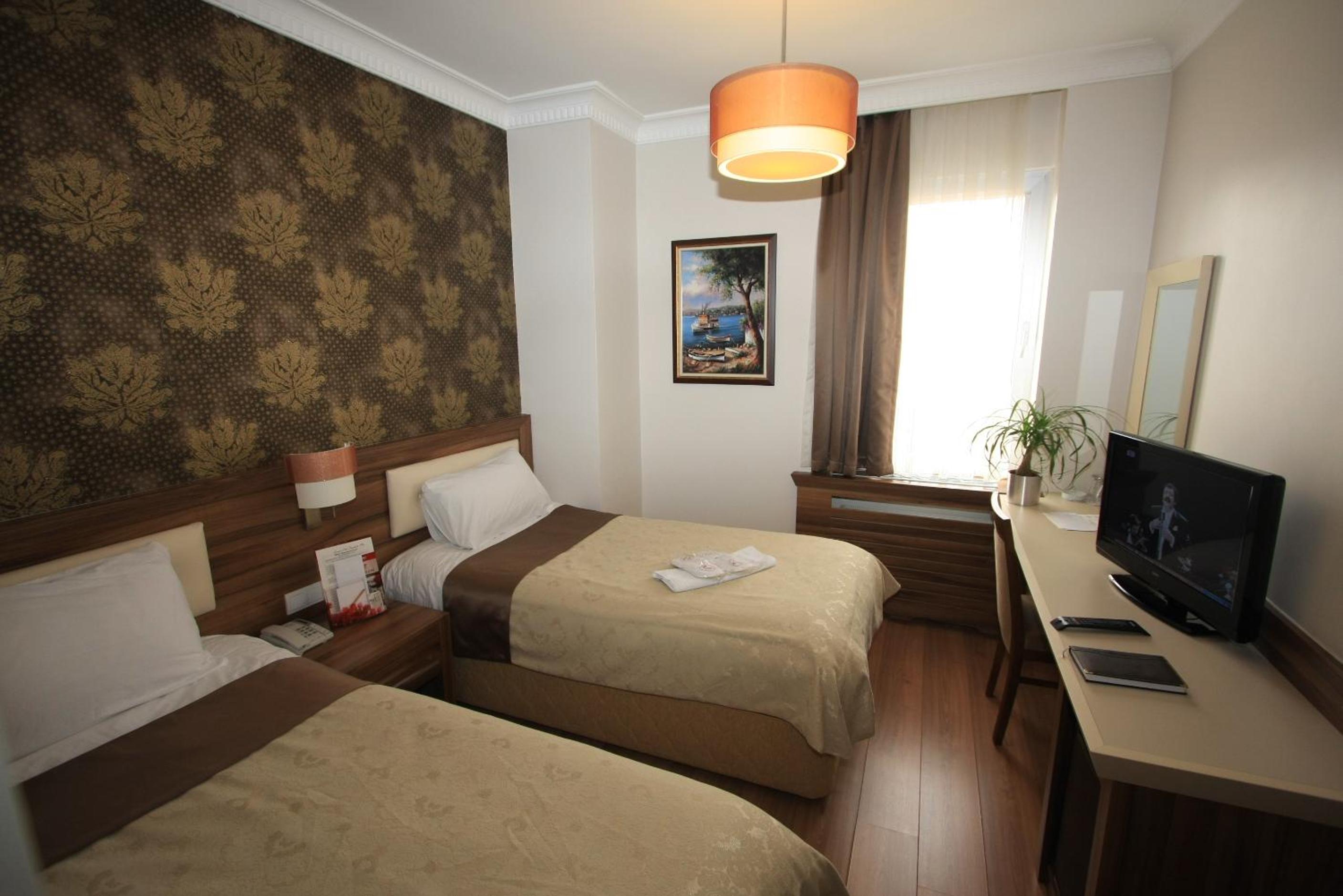 Standard Twin Room photo 2