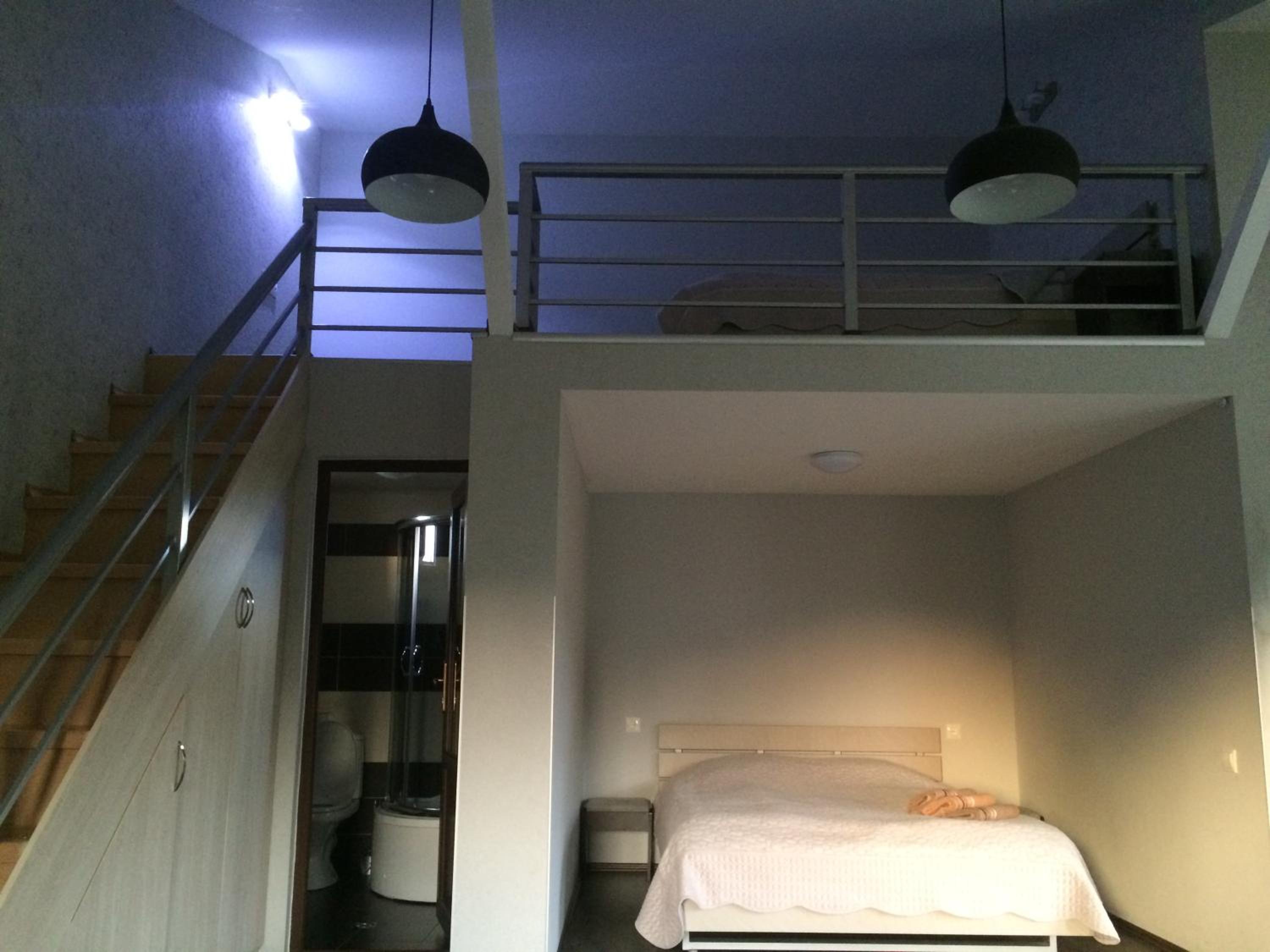 Studio - Split Level photo 2