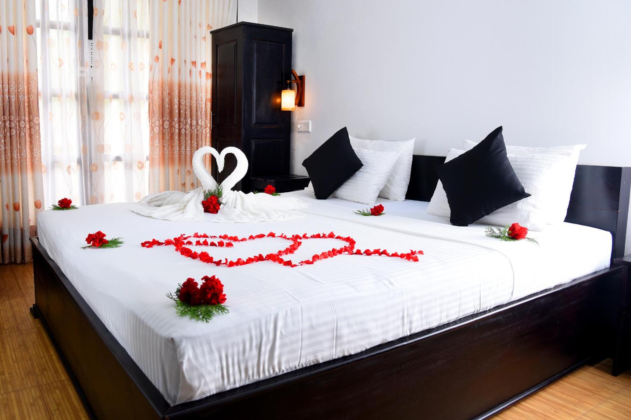 Double Room with Balcony - Photo 5
