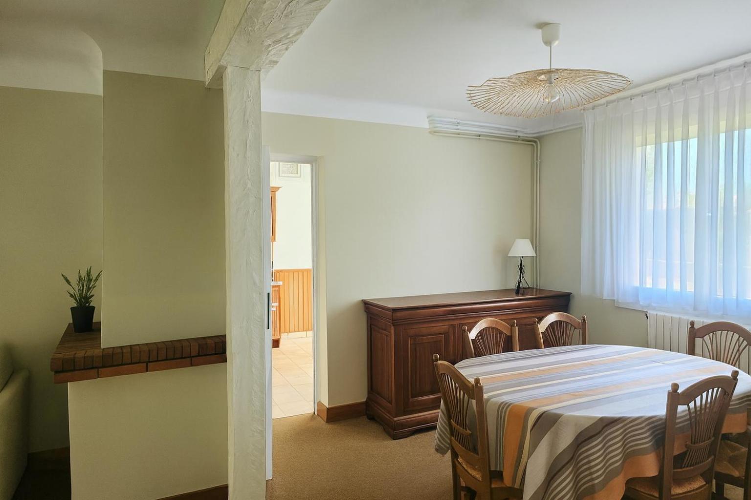 Three-Bedroom House photo 3