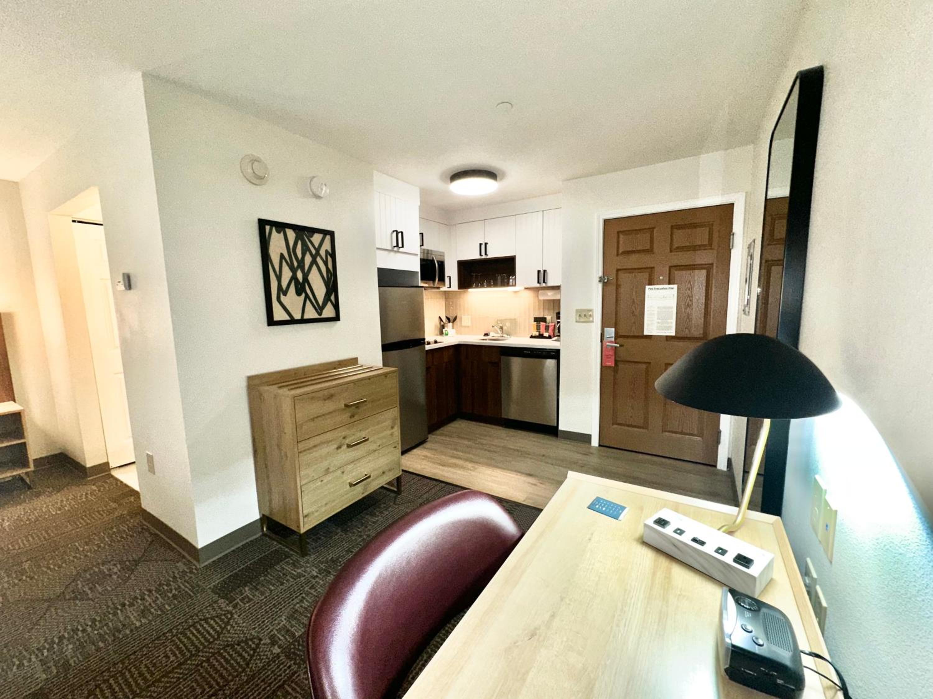 Studio Suite - Photo 1