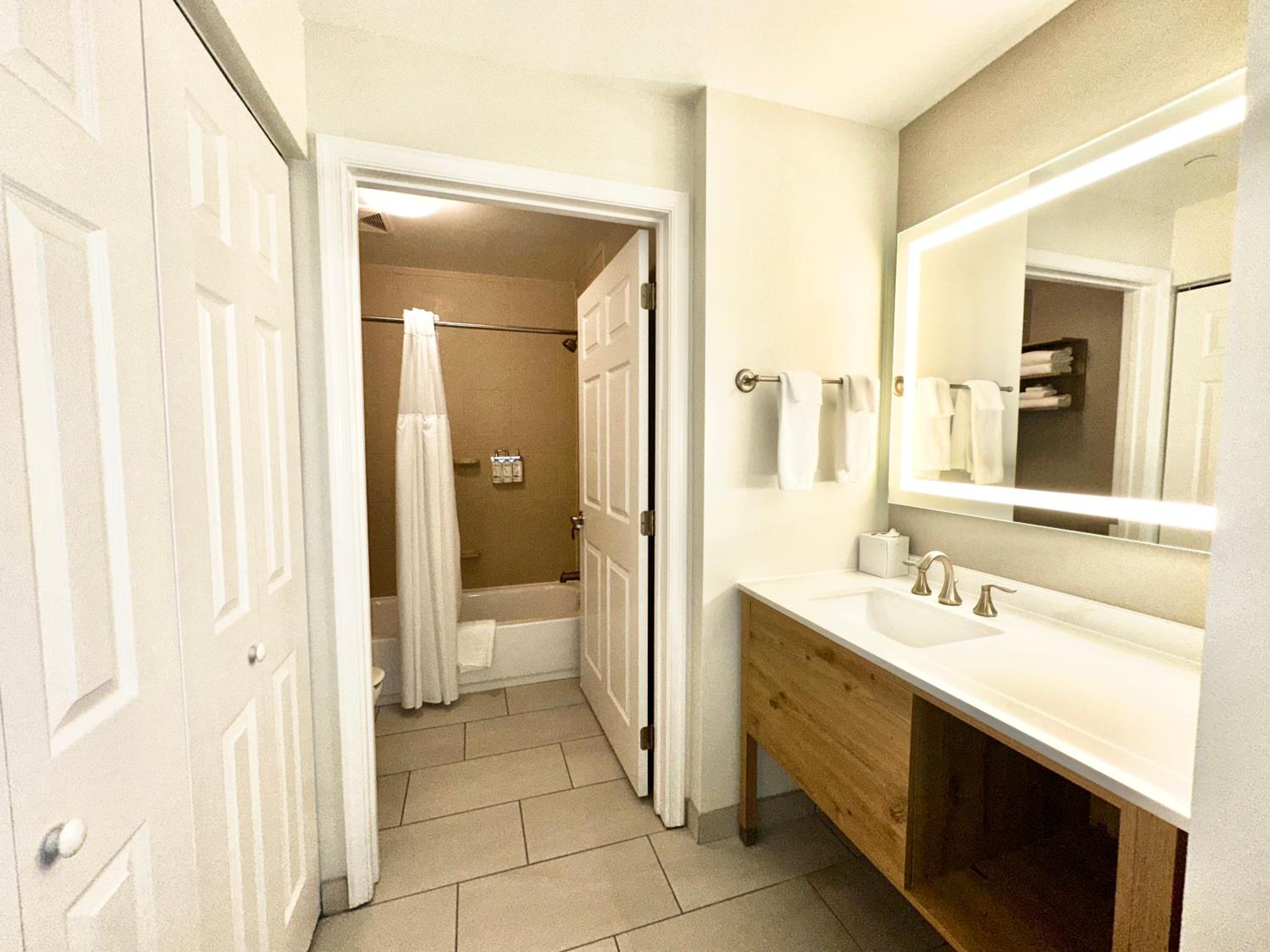 Studio Suite - Photo 2